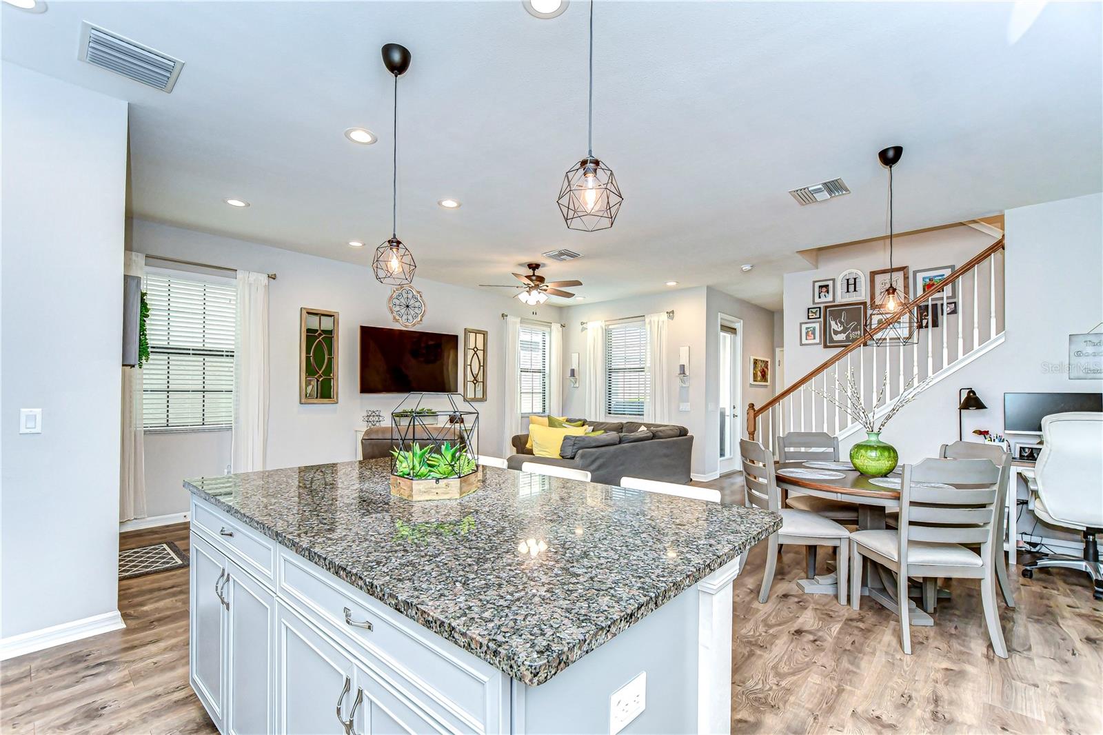 5703 COLONY GLEN RD, LITHIA, FL, 33547