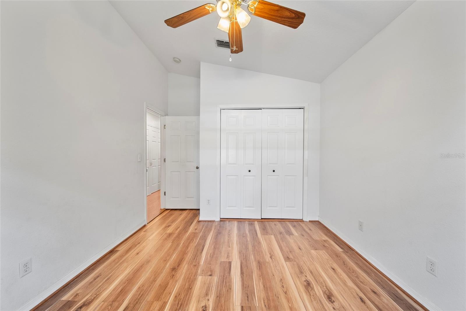 9811 MEMORIAL HWY, TAMPA, FL, 33615
