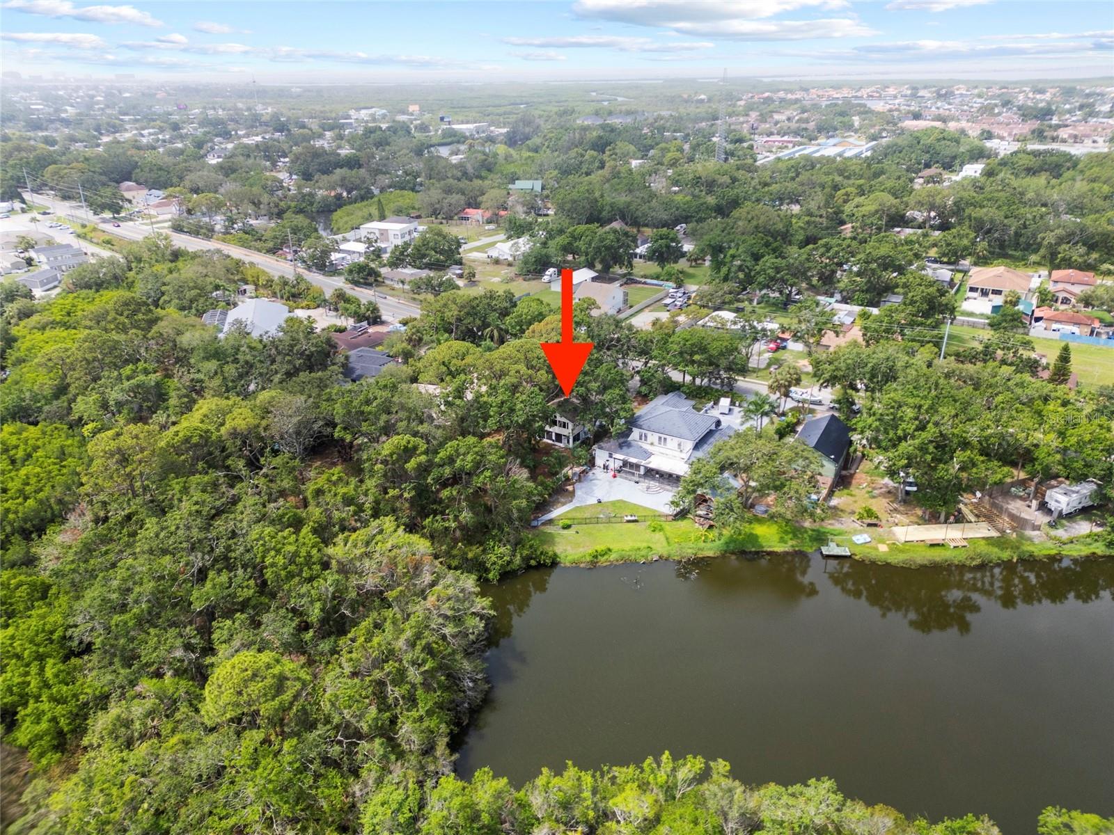 9811 MEMORIAL HWY, TAMPA, FL, 33615