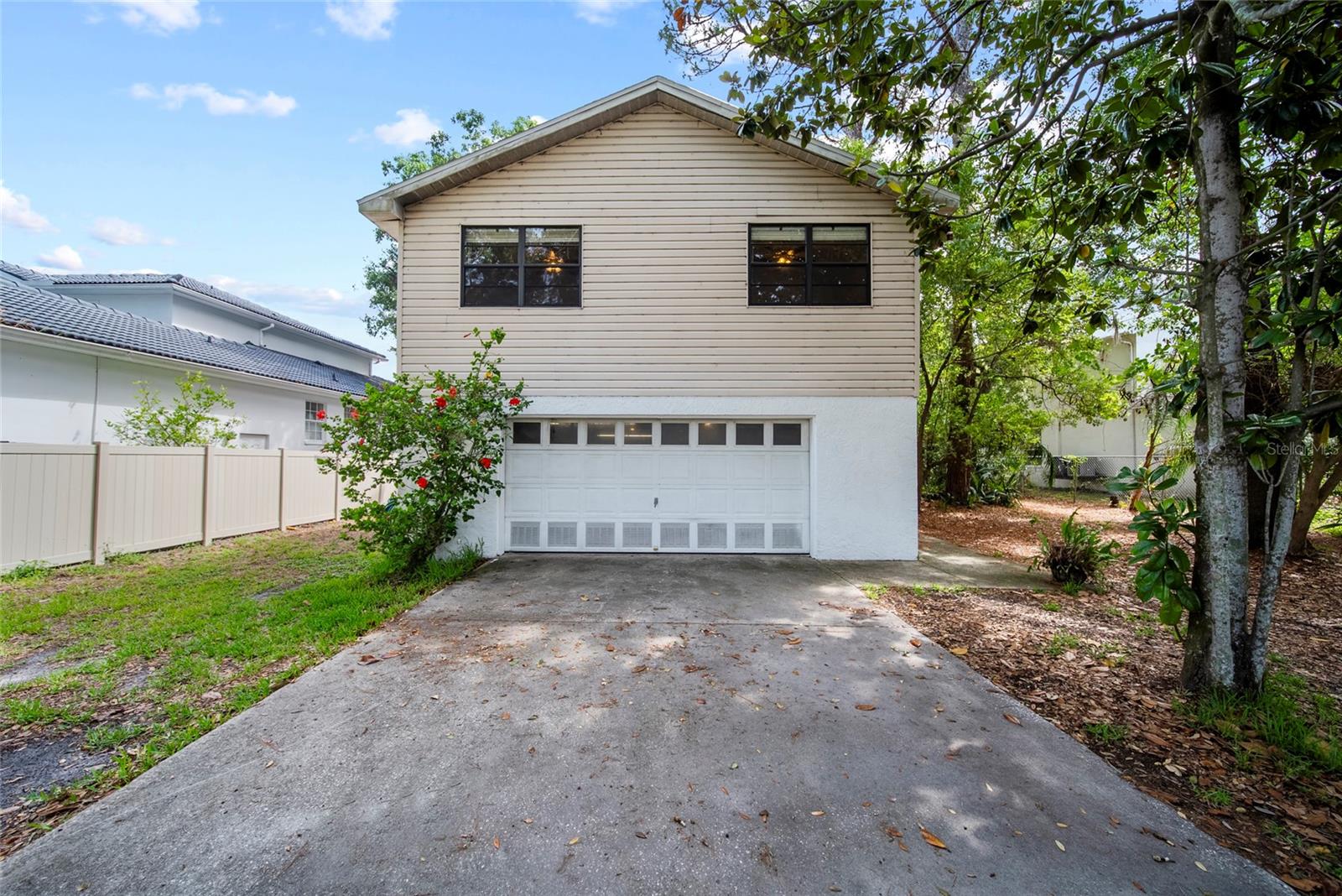 9811 MEMORIAL HWY, TAMPA, FL, 33615