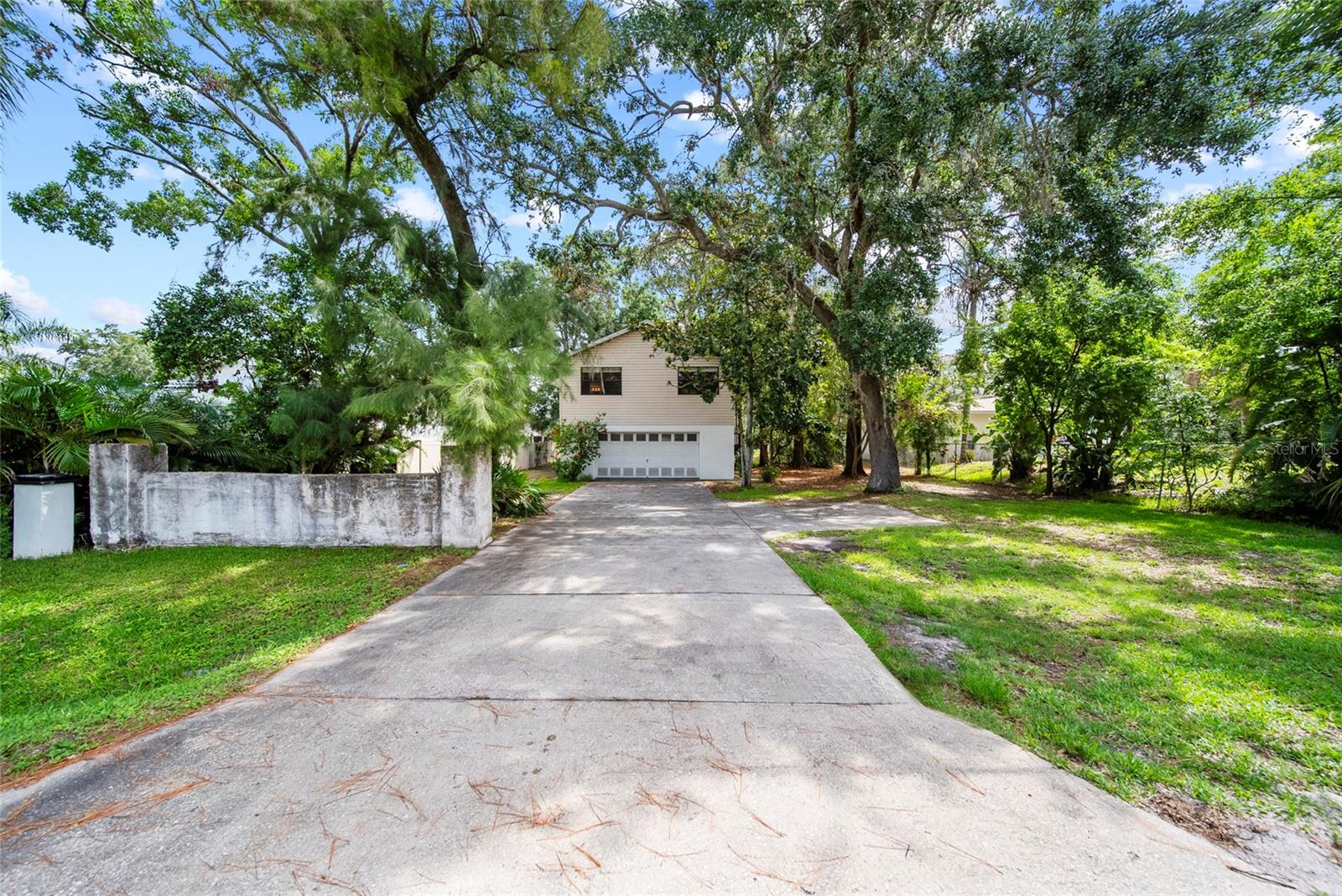 9811 MEMORIAL HWY, TAMPA, FL, 33615