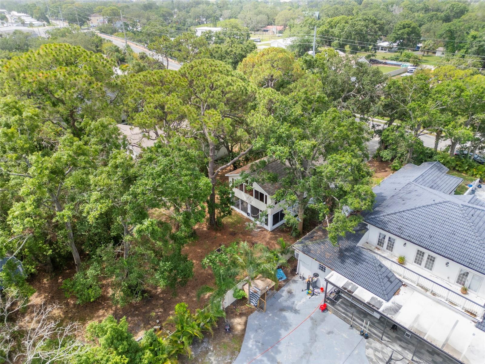 9811 MEMORIAL HWY, TAMPA, FL, 33615