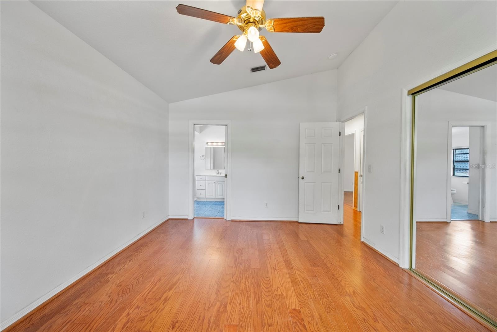 9811 MEMORIAL HWY, TAMPA, FL, 33615