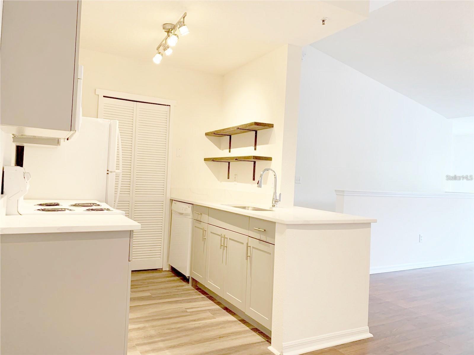 4364 S KIRKMAN RD #312, ORLANDO, FL, 32811