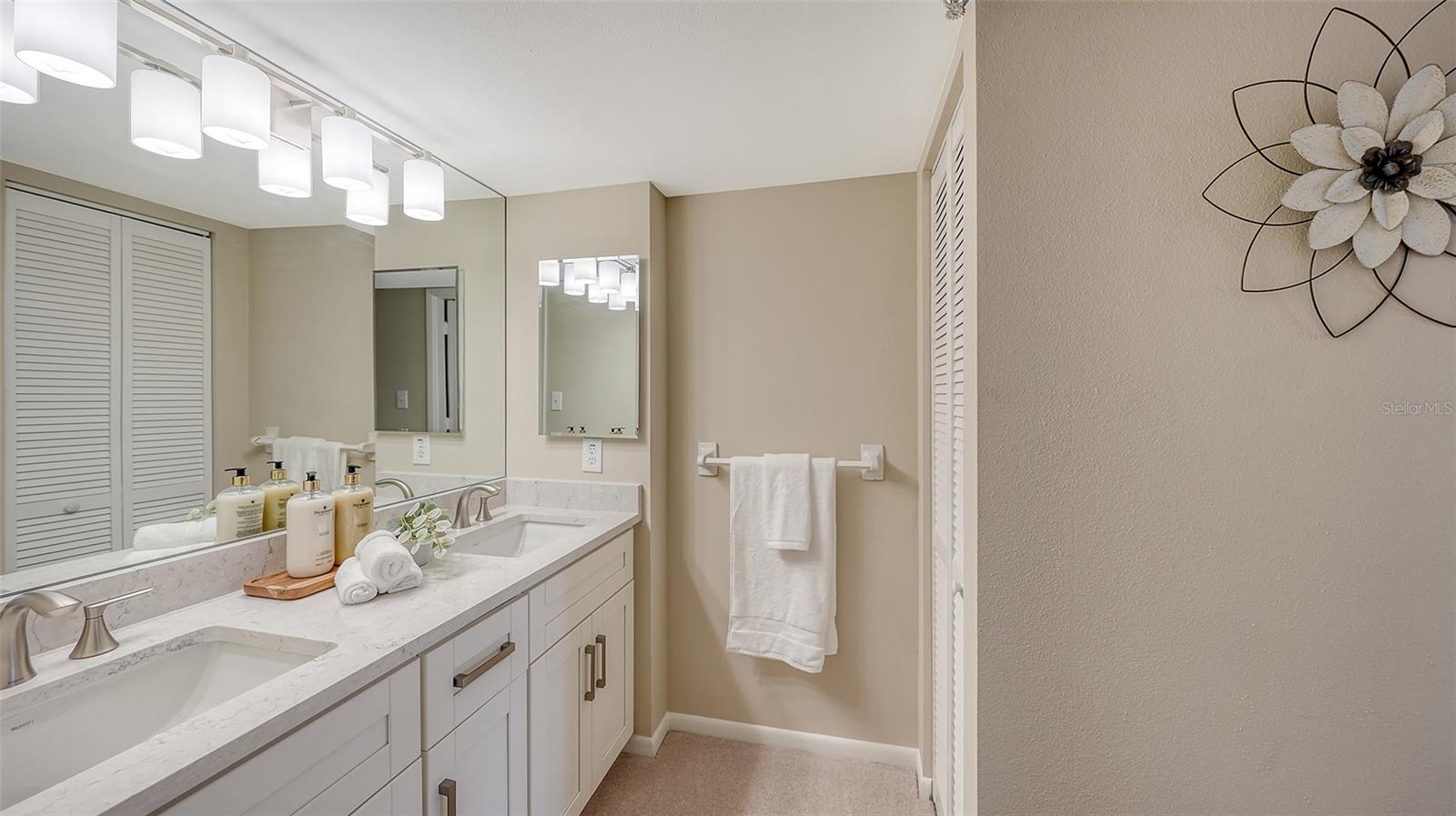 11 SUNSET DR #303, SARASOTA, FL, 34236