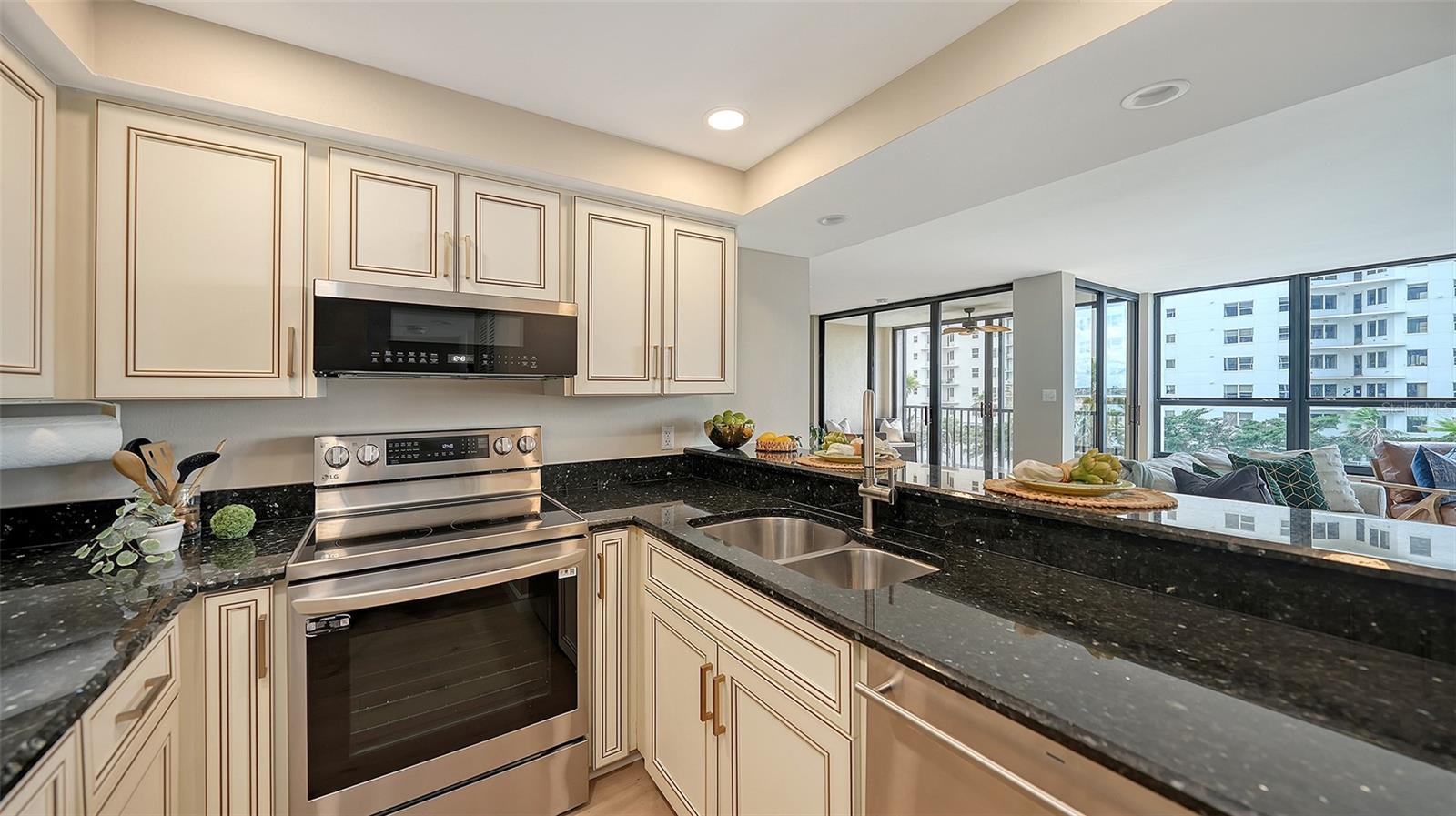 11 SUNSET DR #303, SARASOTA, FL, 34236