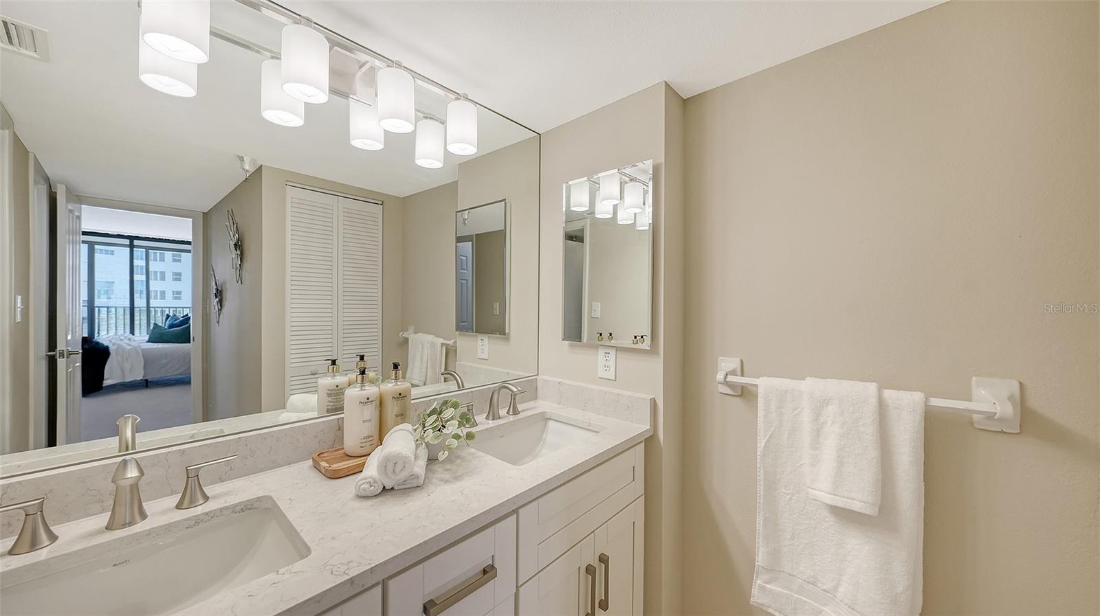 11 SUNSET DR #303, SARASOTA, FL, 34236