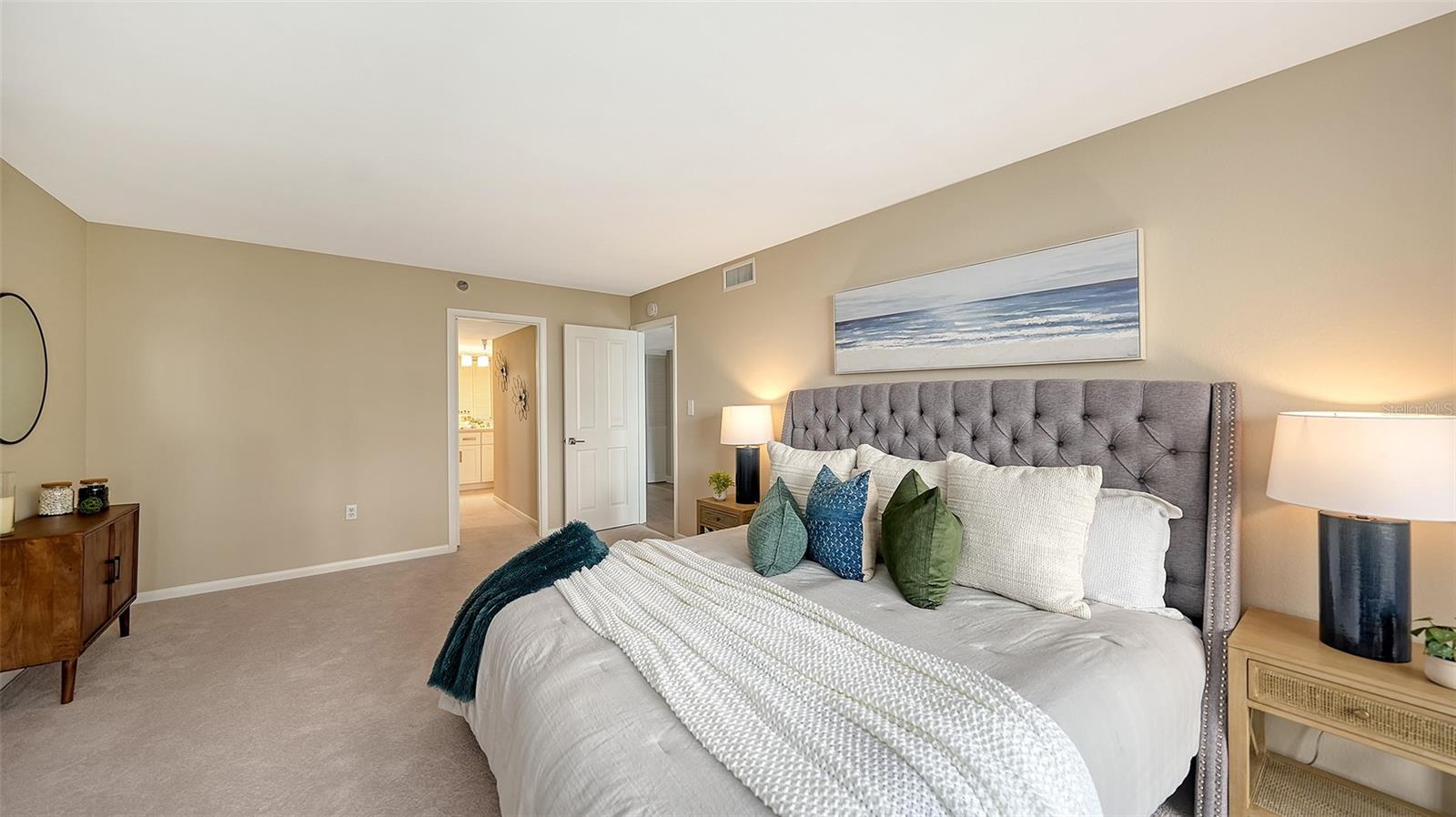 11 SUNSET DR #303, SARASOTA, FL, 34236