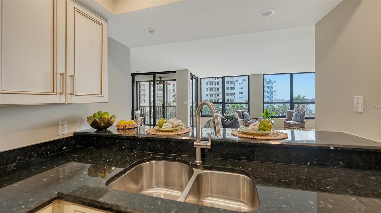 11 SUNSET DR #303, SARASOTA, FL, 34236