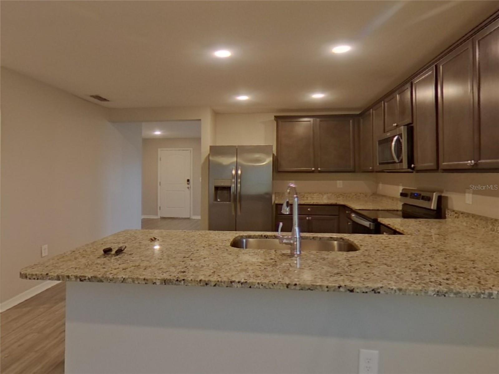 2046 AMBER SWEET CIR, DUNDEE, FL, 33838