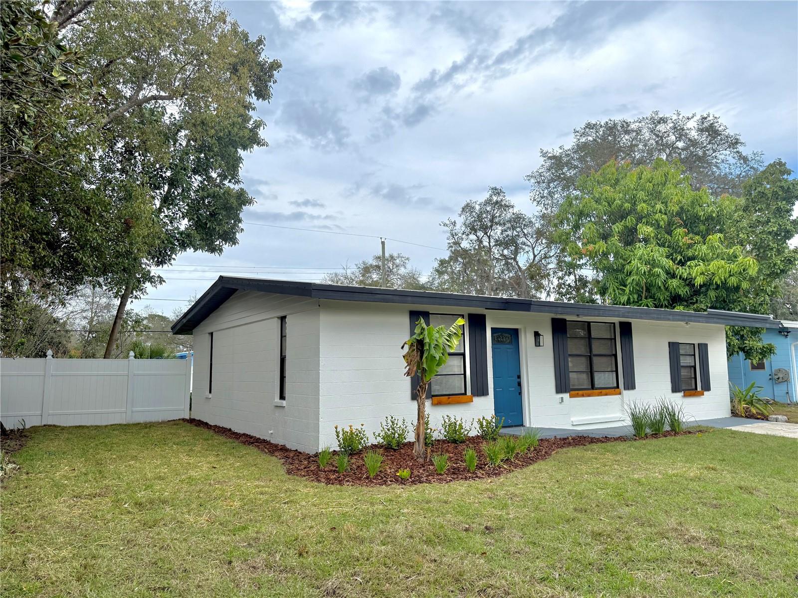 907 LAKEWOOD AVE, TAMPA, FL, 33613