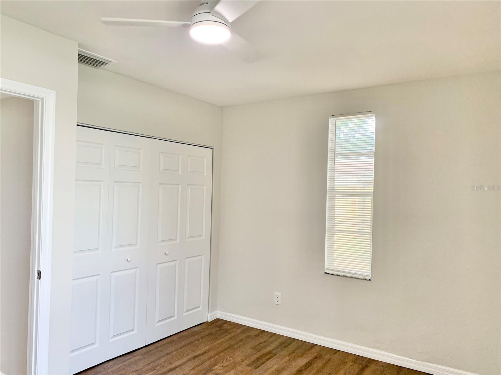 907 LAKEWOOD AVE, TAMPA, FL, 33613