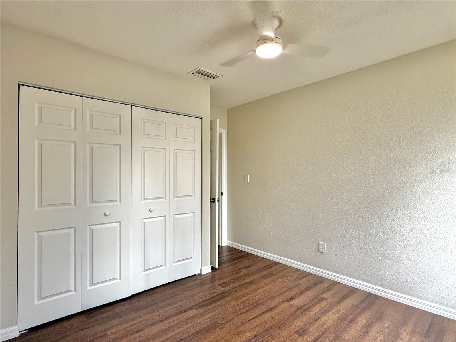 907 LAKEWOOD AVE, TAMPA, FL, 33613