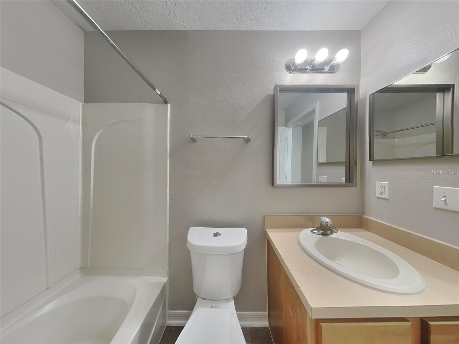 2366 MARTINS RUN, TAVARES, FL, 32778