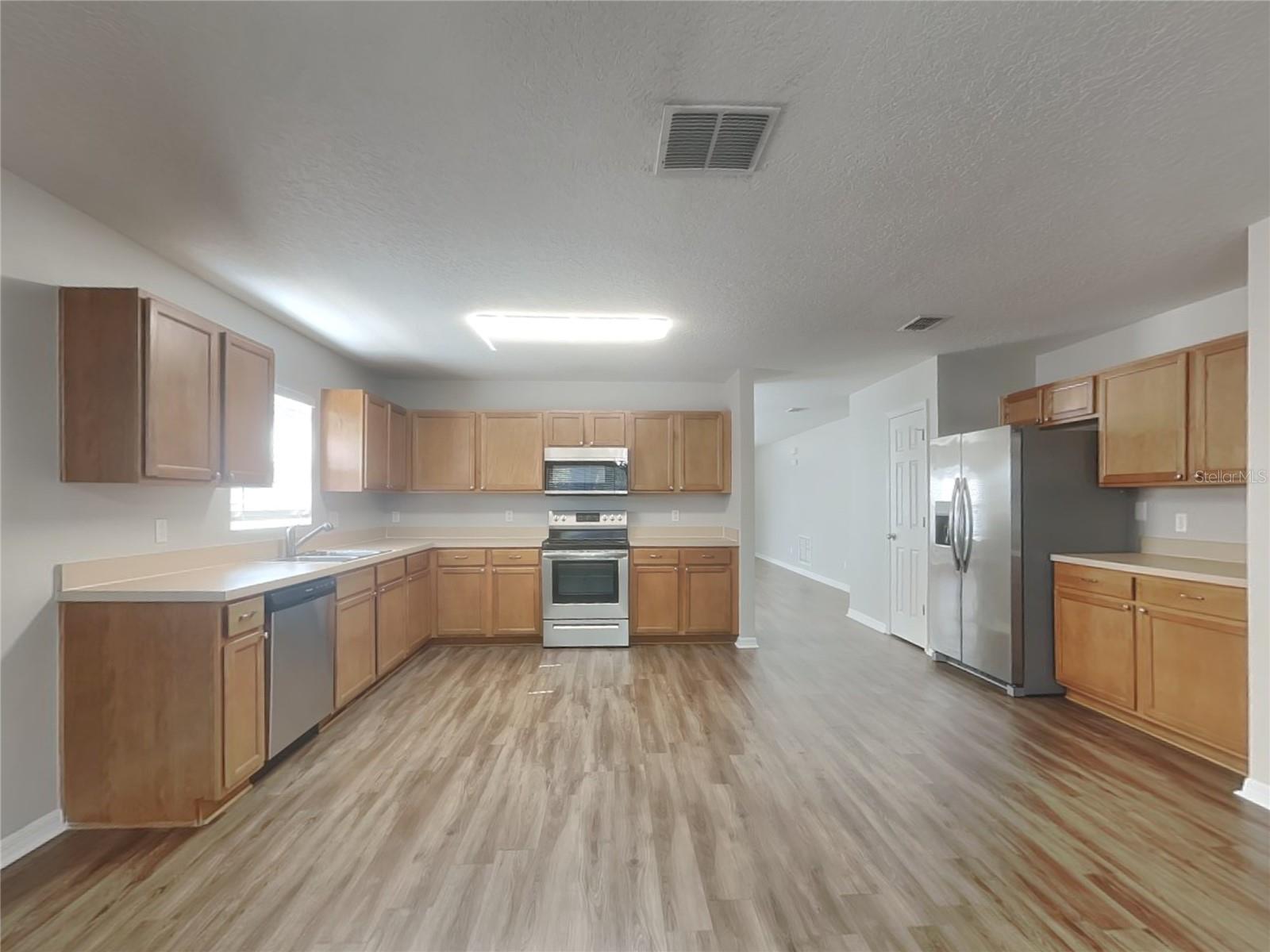2366 MARTINS RUN, TAVARES, FL, 32778