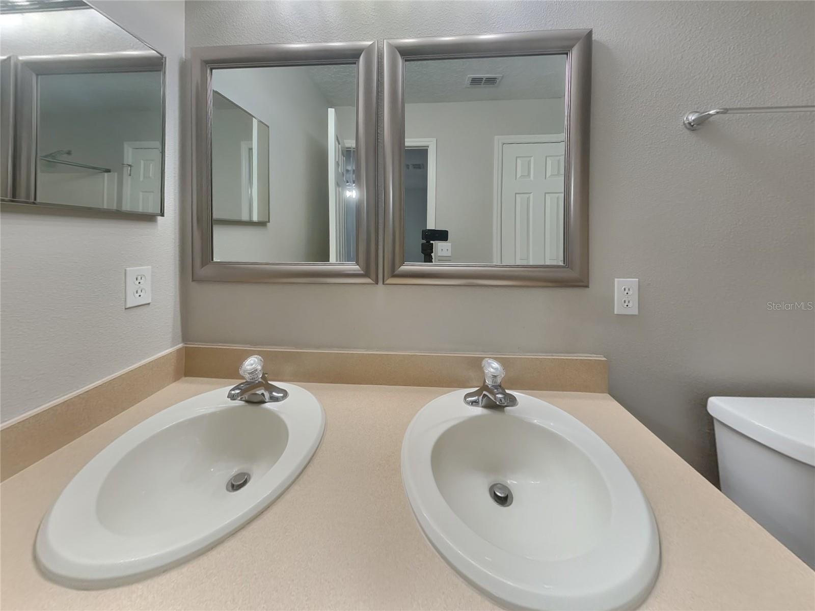 2366 MARTINS RUN, TAVARES, FL, 32778