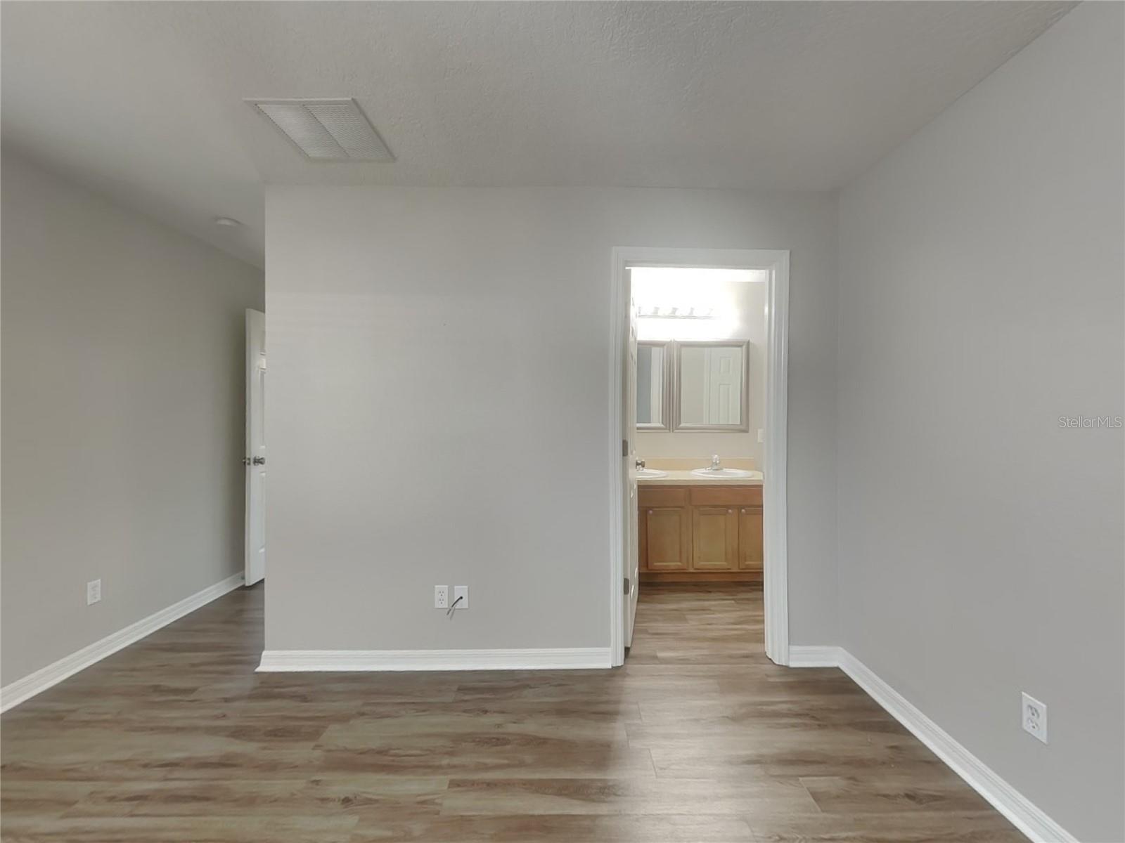 2366 MARTINS RUN, TAVARES, FL, 32778