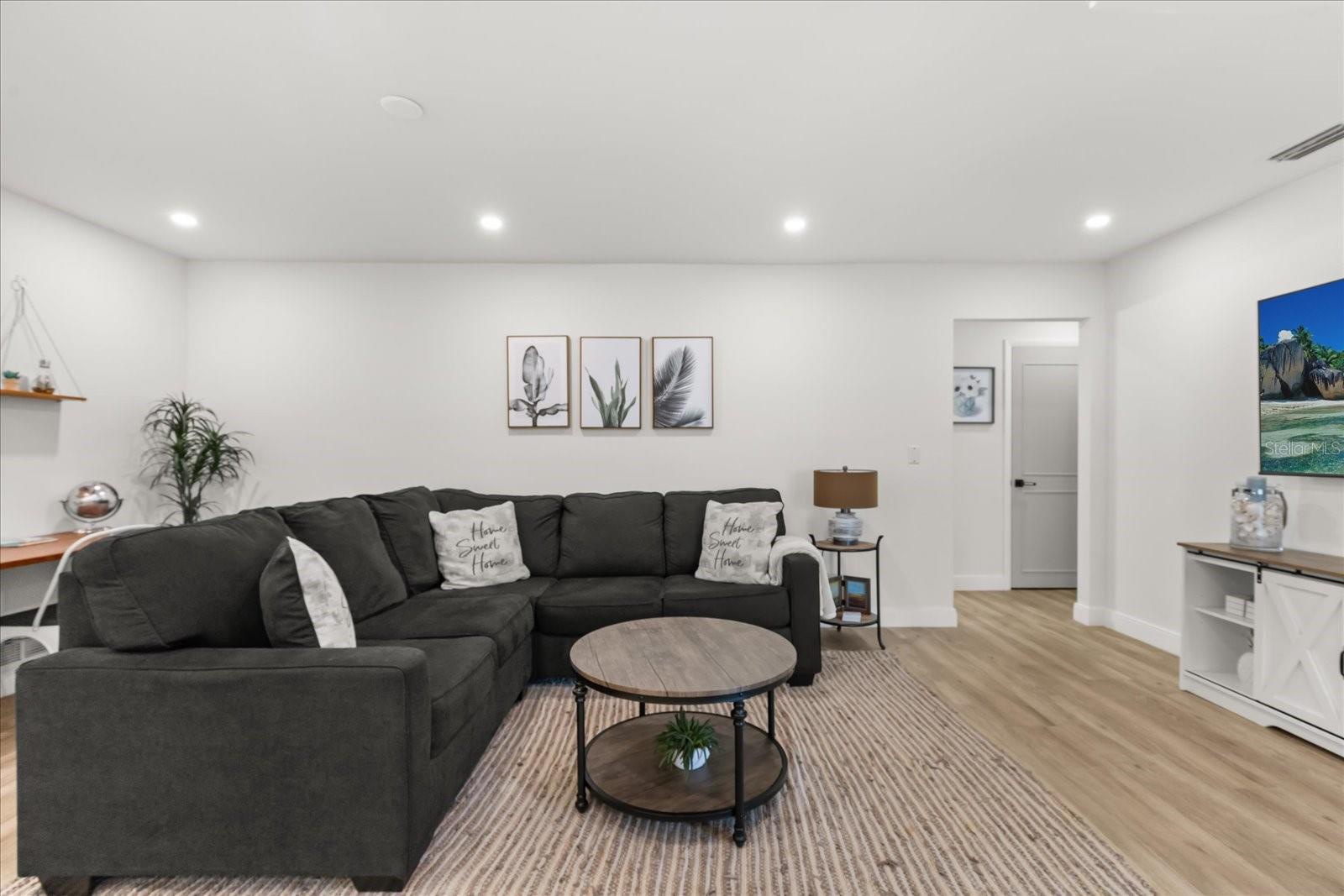 13923 BREWSTER DR, LARGO, FL, 33774