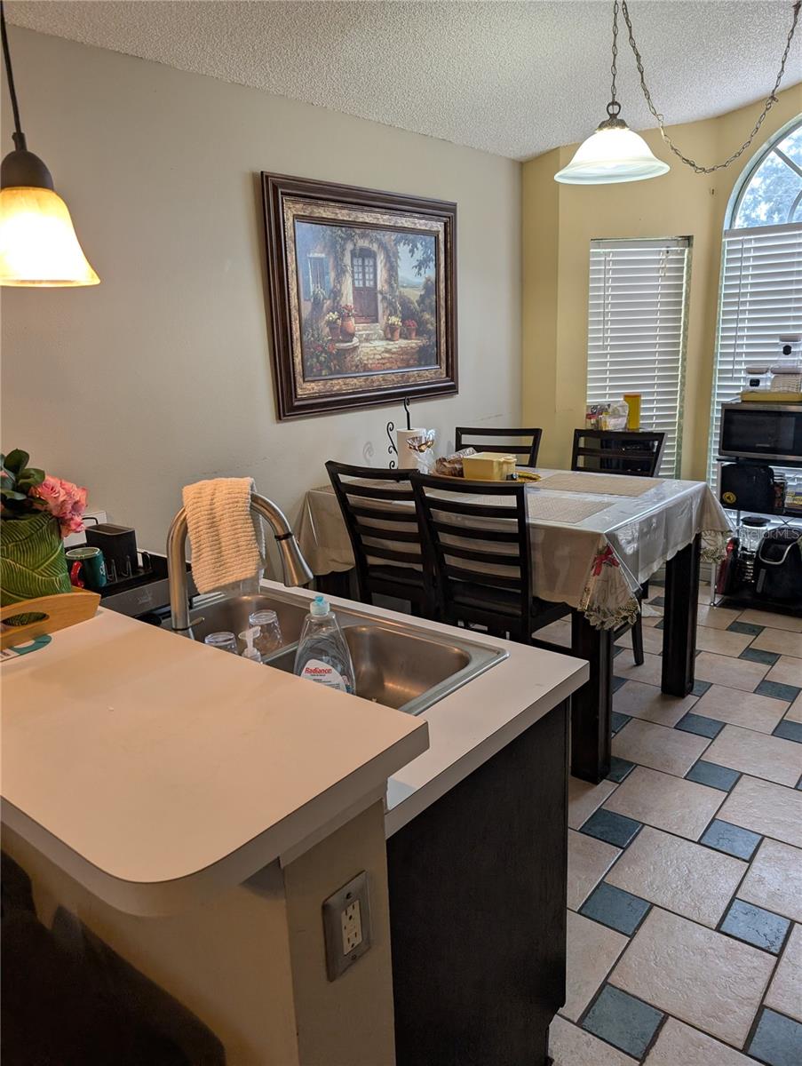 7143 EDGEWATER SHORES CT, ORLANDO, FL, 32810
