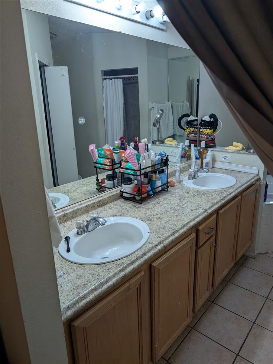 7143 EDGEWATER SHORES CT, ORLANDO, FL, 32810