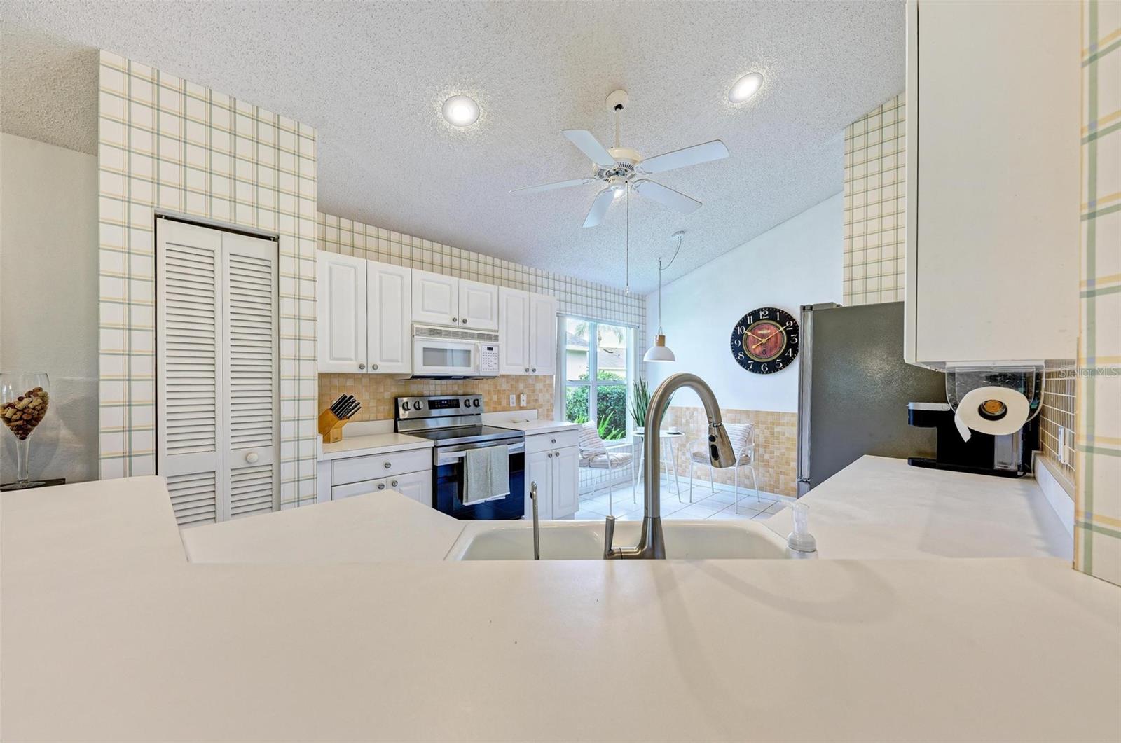 4916 LINSEY CT, SARASOTA, FL, 34243