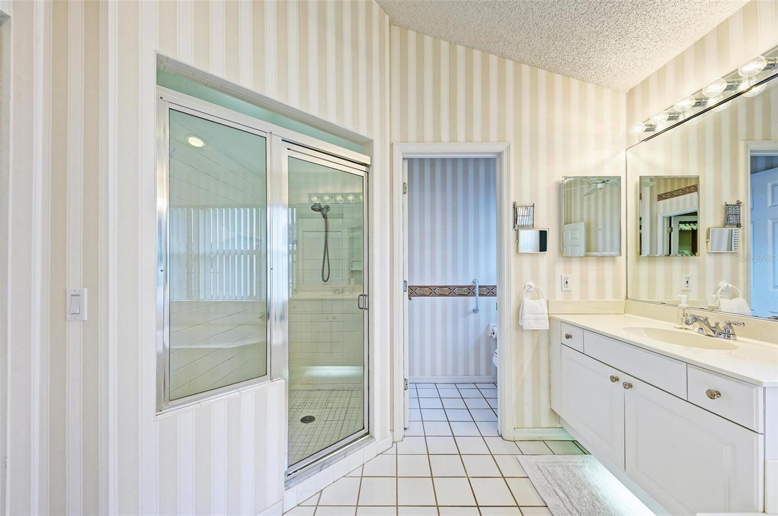 4916 LINSEY CT, SARASOTA, FL, 34243