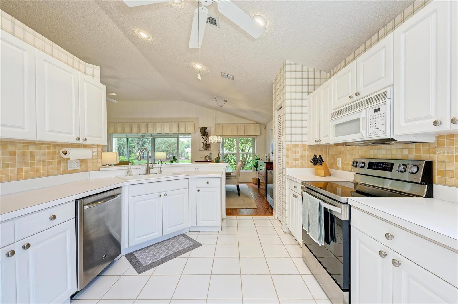 4916 LINSEY CT, SARASOTA, FL, 34243