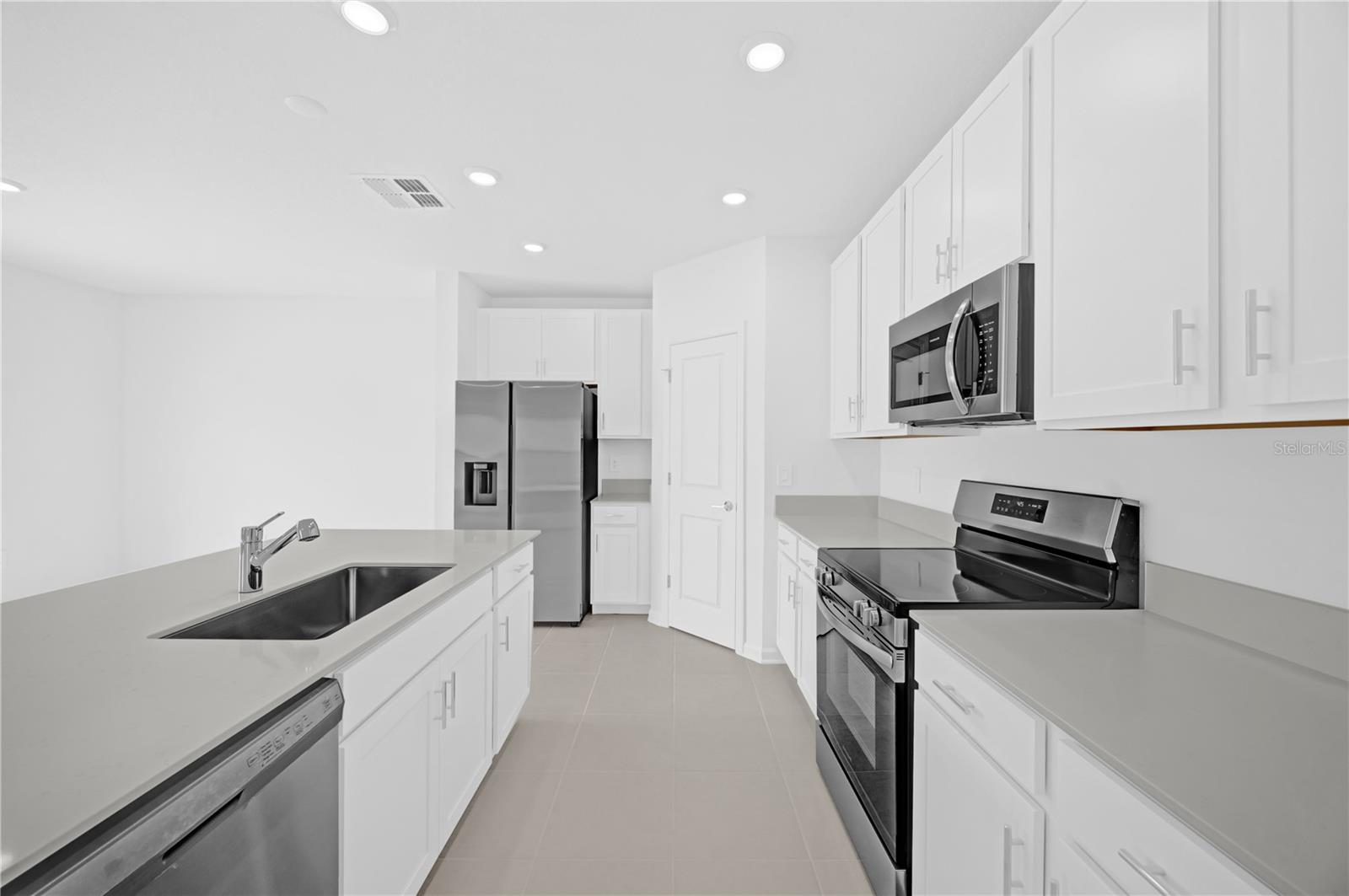 2743 ARMSTRONG AVE, CLERMONT, FL, 34714