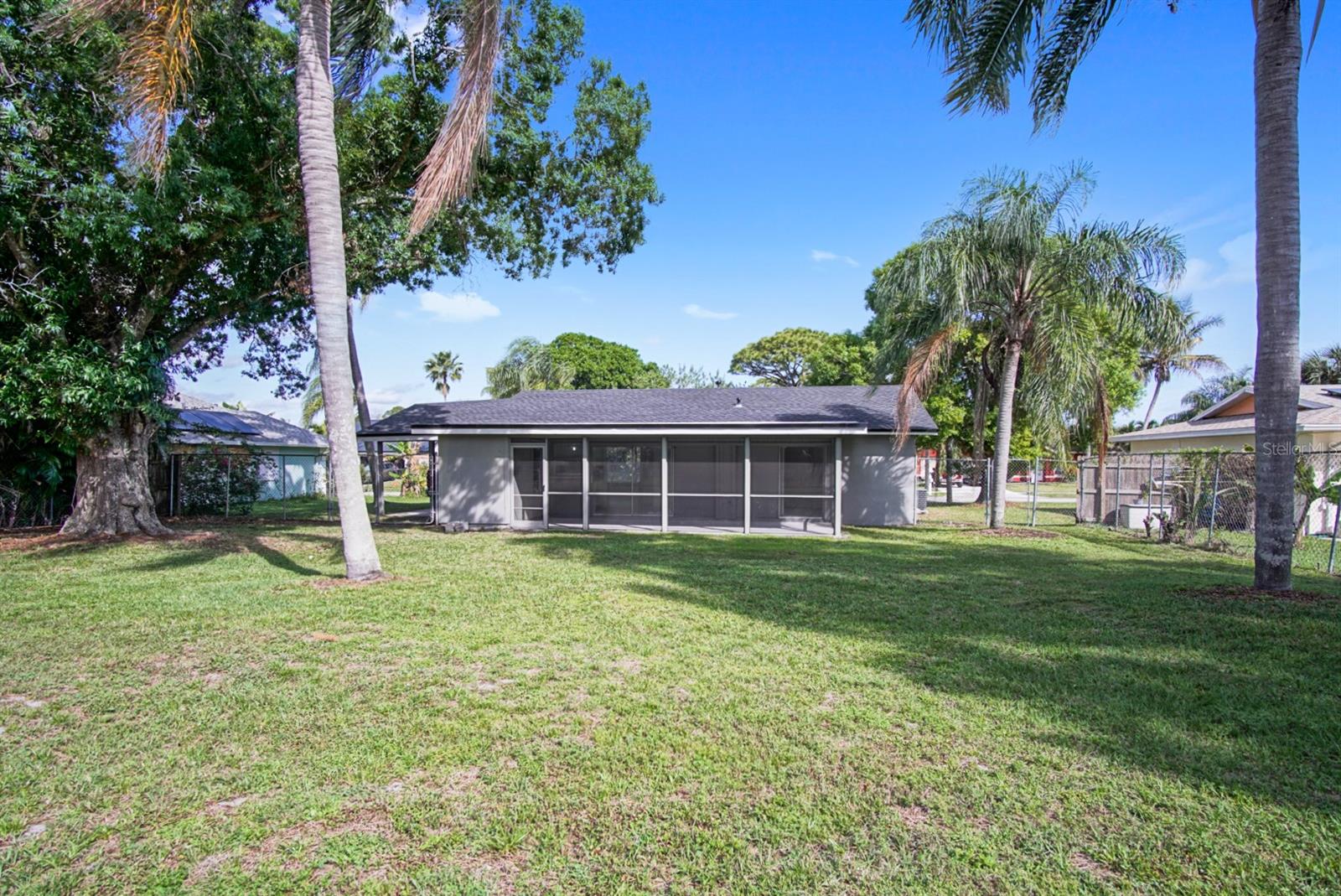 457 NE CAMELOT DR, PORT ST LUCIE, FL, 34983