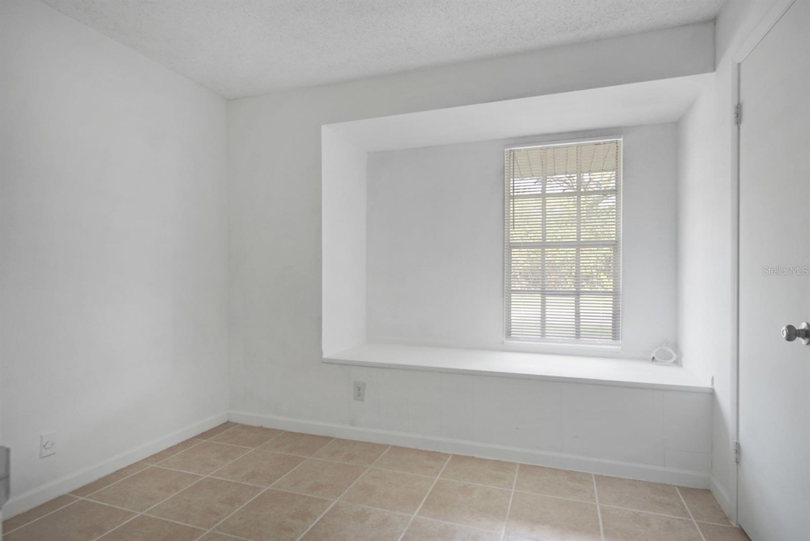 457 NE CAMELOT DR, PORT ST LUCIE, FL, 34983
