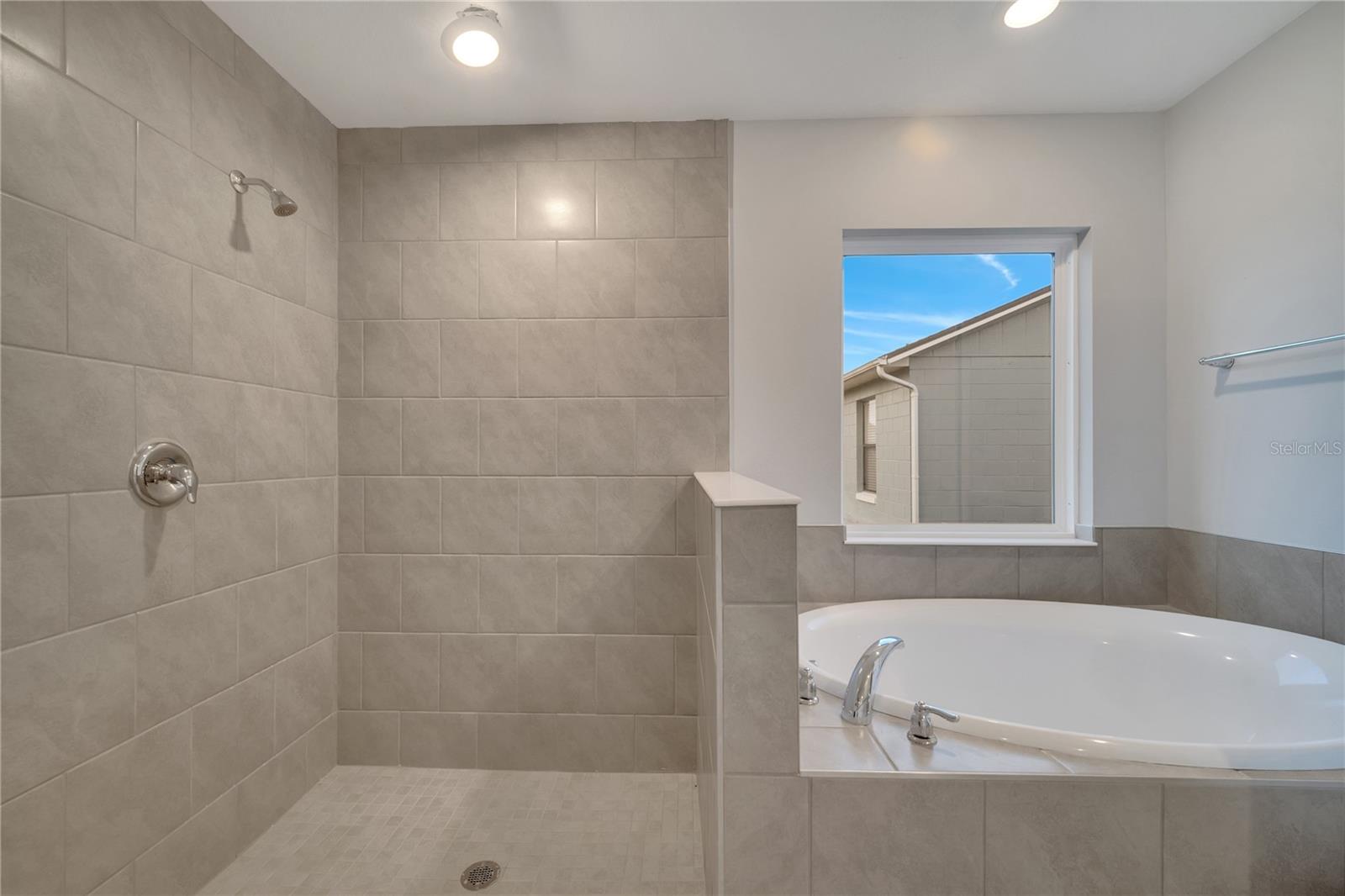 421 BRITTEN DR, KISSIMMEE, FL, 34758