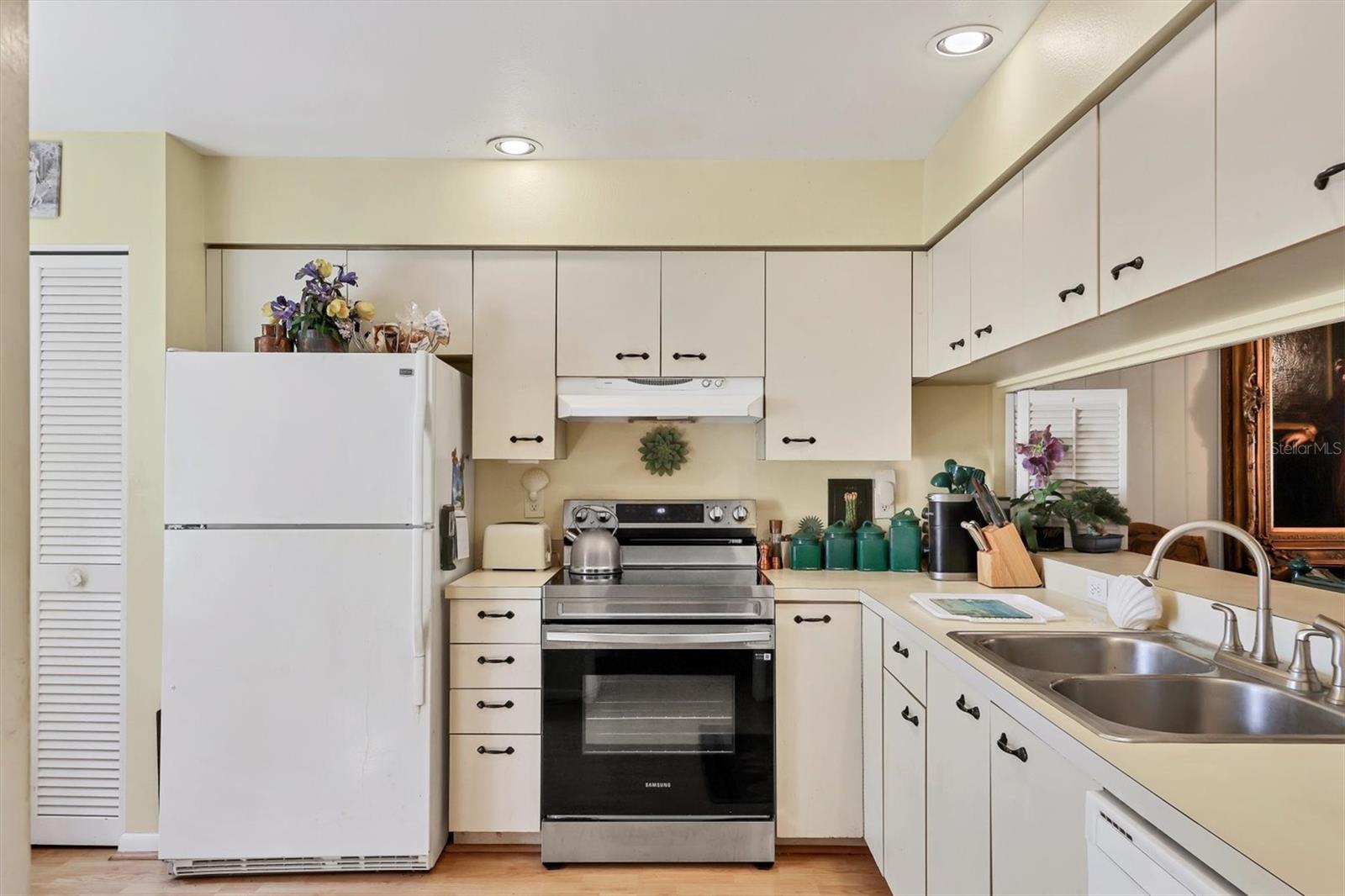 3214 SANDLEHEATH #64, SARASOTA, FL, 34235
