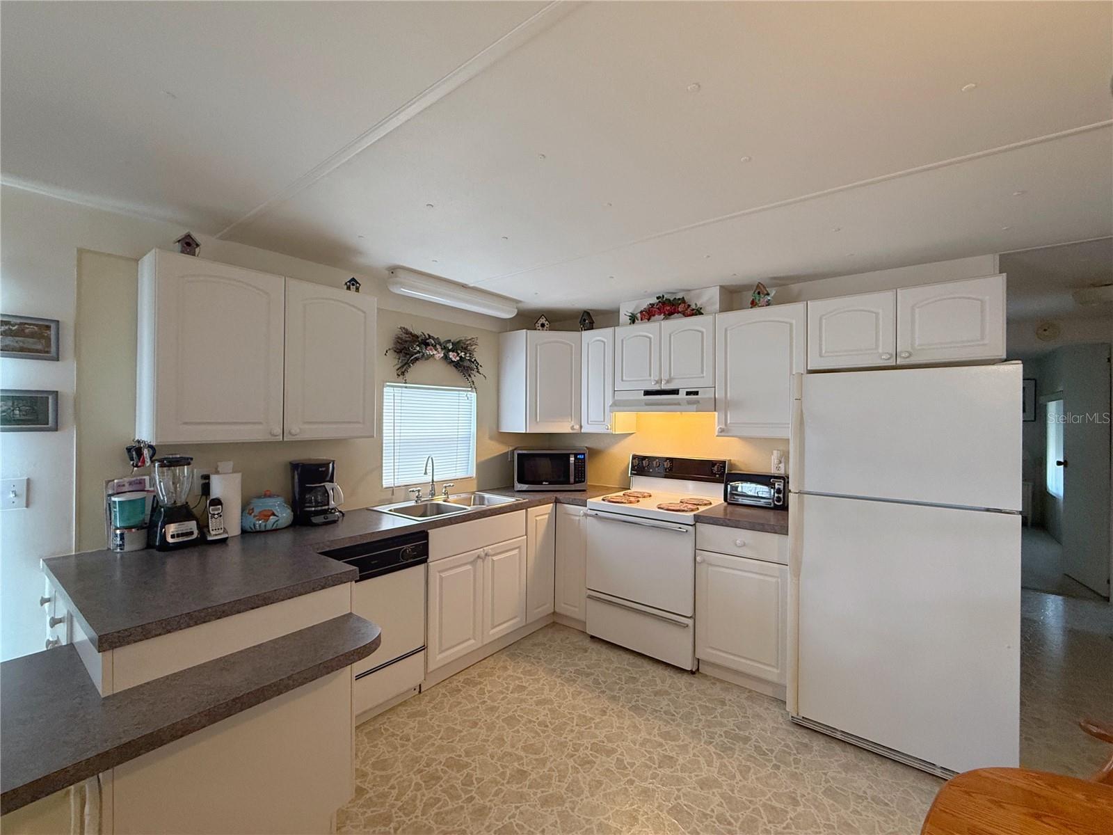 312 S PORT ROYAL LN, APOLLO BEACH, FL, 33572