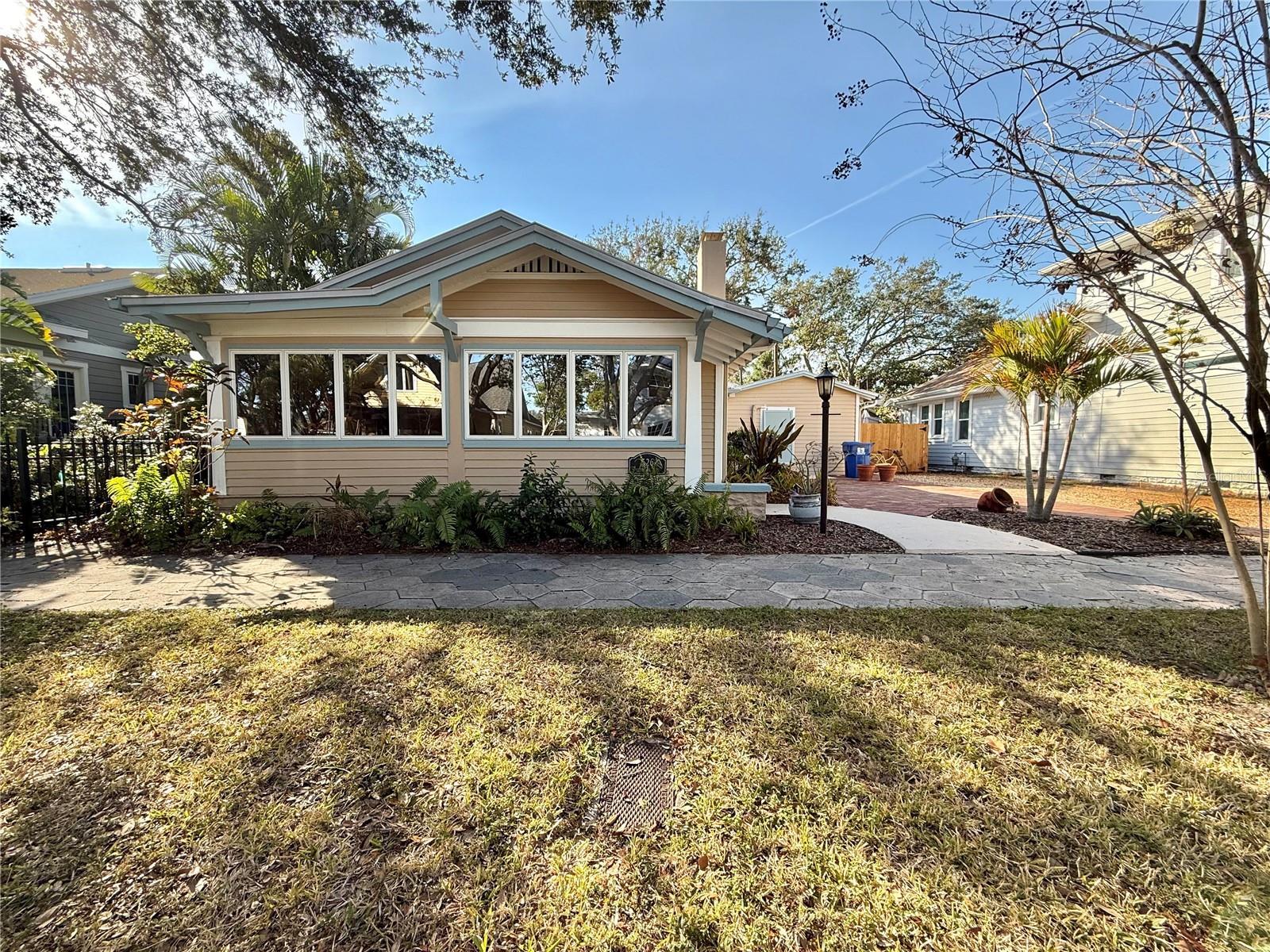 526 11TH AVE NE, ST PETERSBURG, FL, 33701