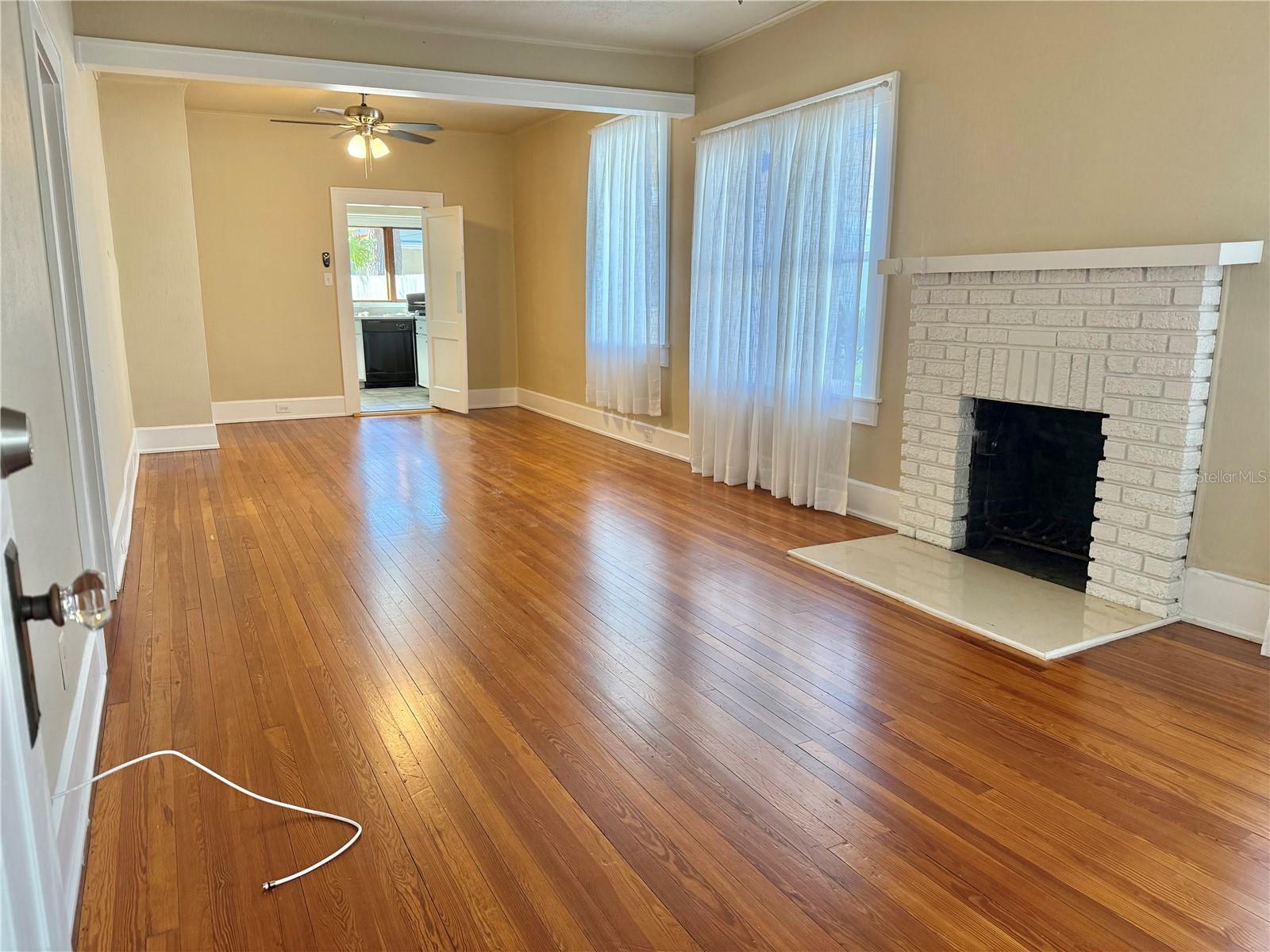 526 11TH AVE NE, ST PETERSBURG, FL, 33701