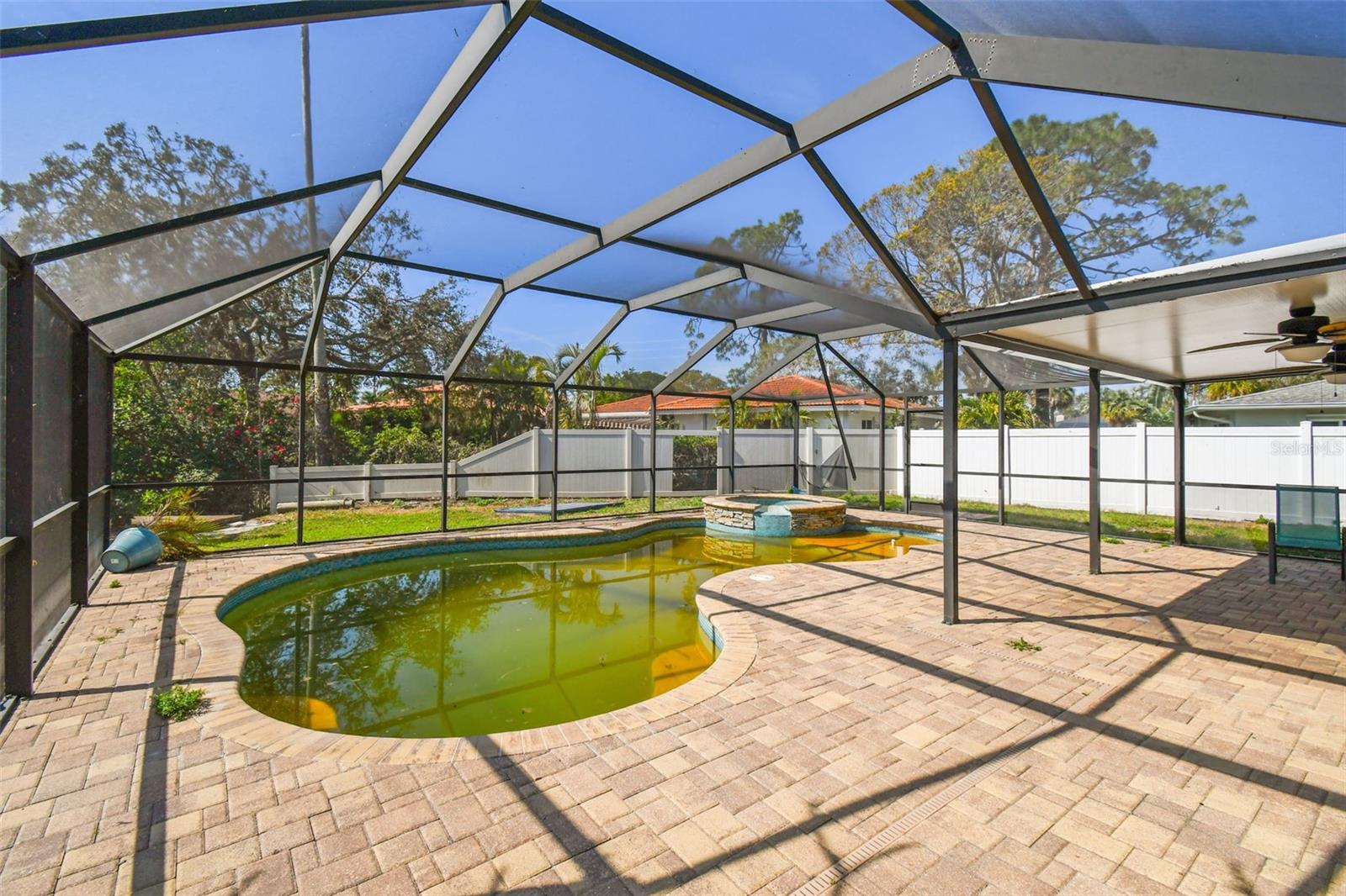 5050 VENETIAN BLVD NE, ST PETERSBURG, FL, 33703