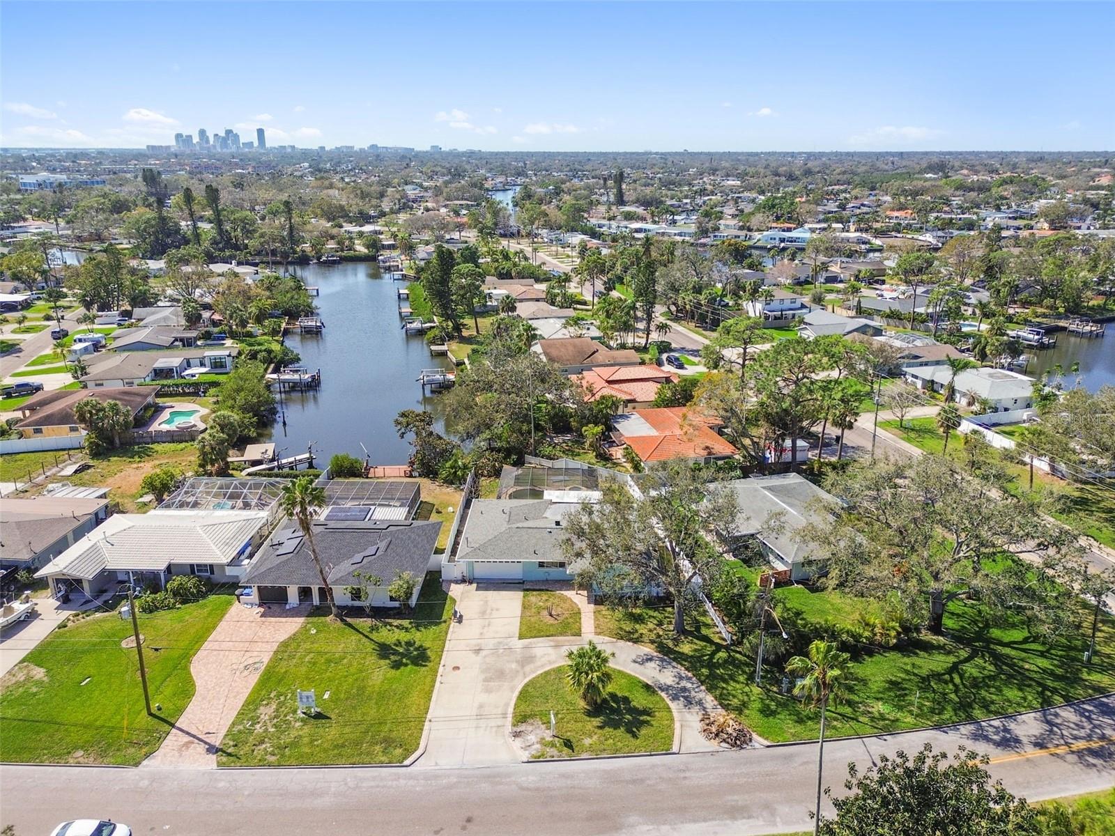 5050 VENETIAN BLVD NE, ST PETERSBURG, FL, 33703