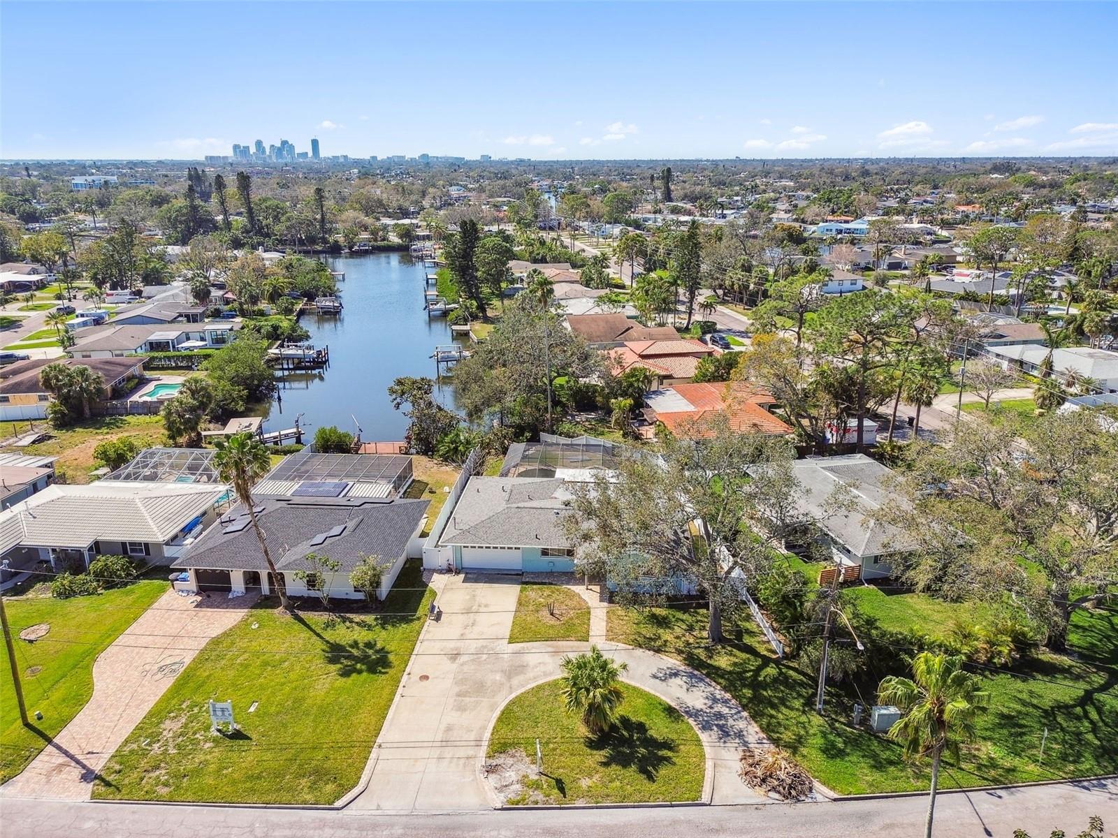 5050 VENETIAN BLVD NE, ST PETERSBURG, FL, 33703