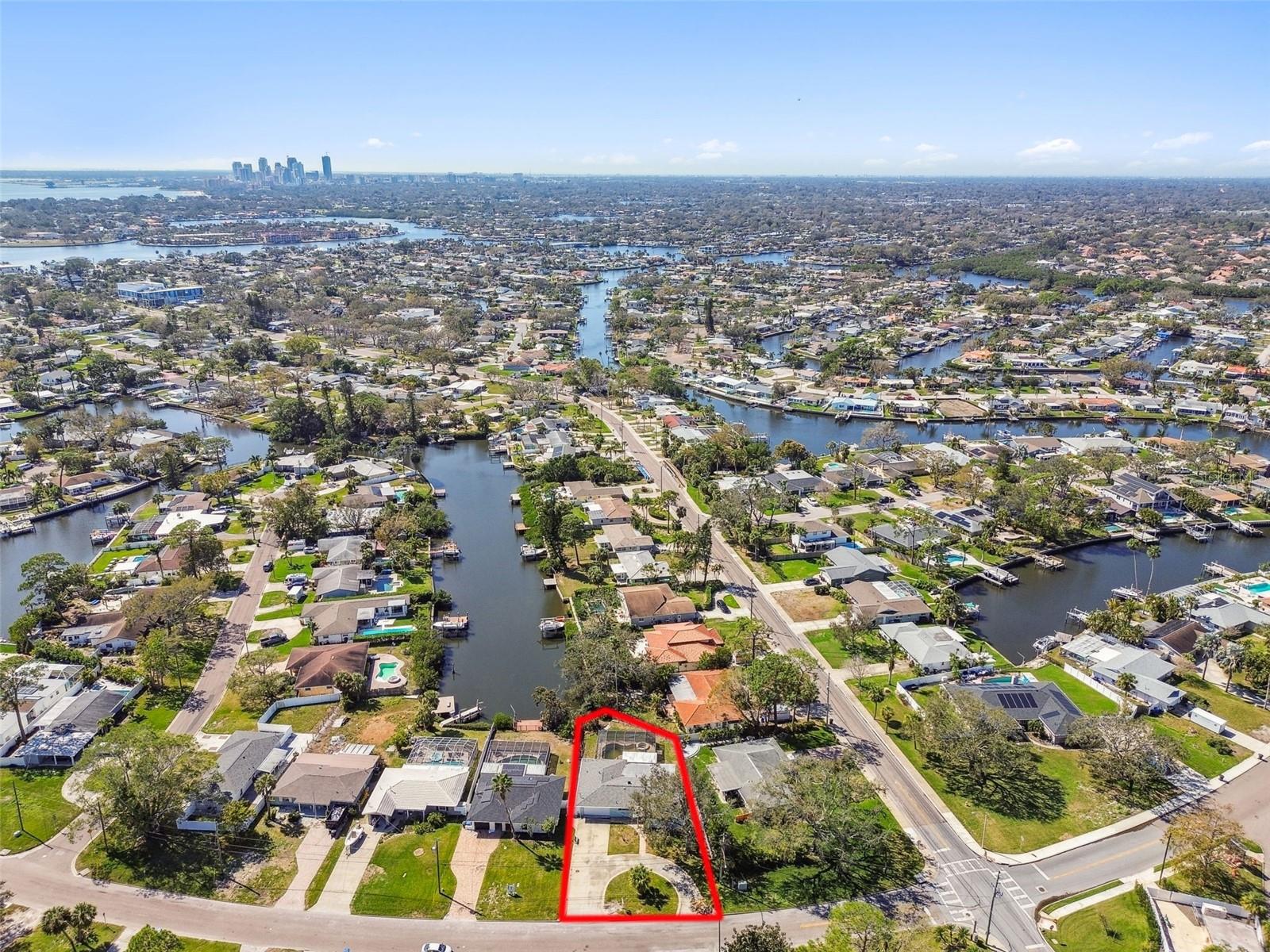 5050 VENETIAN BLVD NE, ST PETERSBURG, FL, 33703