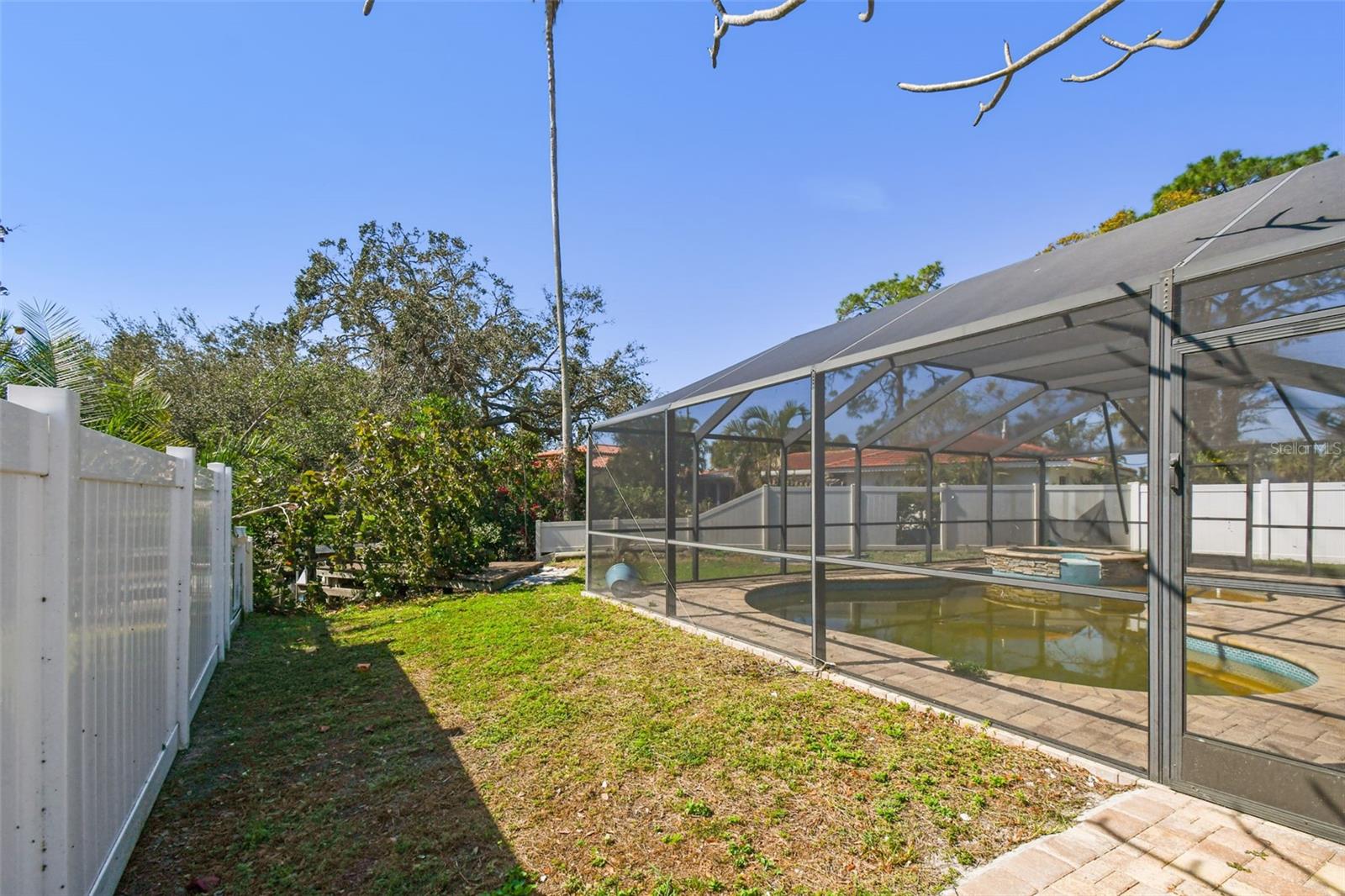5050 VENETIAN BLVD NE, ST PETERSBURG, FL, 33703