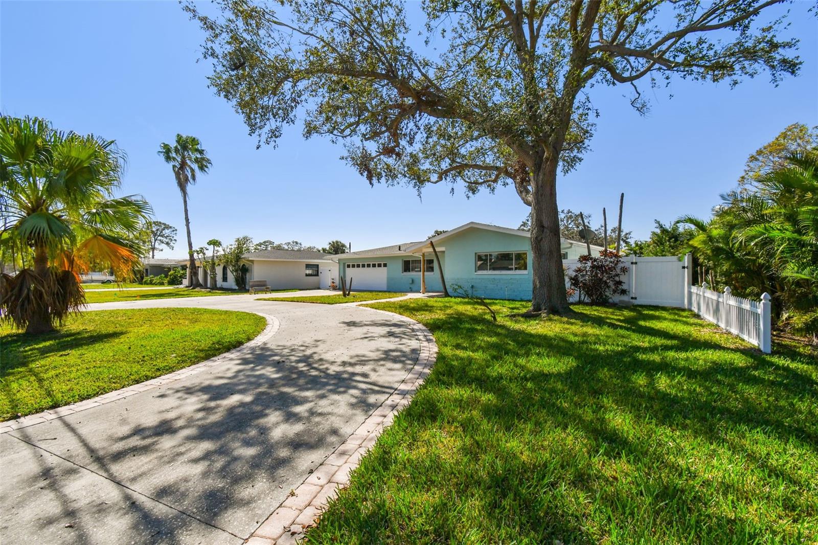 5050 VENETIAN BLVD NE, ST PETERSBURG, FL, 33703