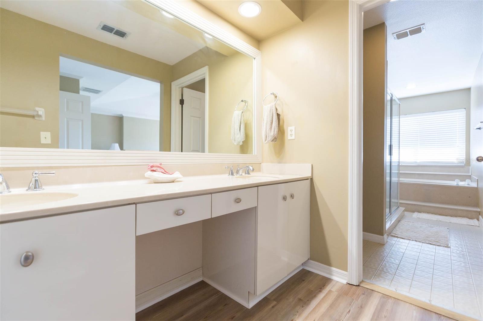 903 PINELLAS BAYWAY S #102, ST PETERSBURG, FL, 33715