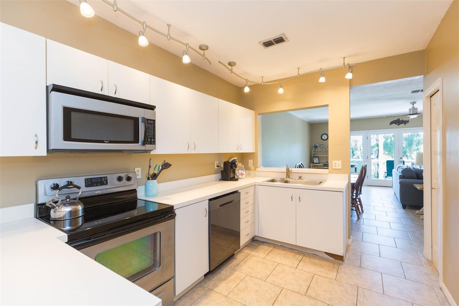 903 PINELLAS BAYWAY S #102, ST PETERSBURG, FL, 33715