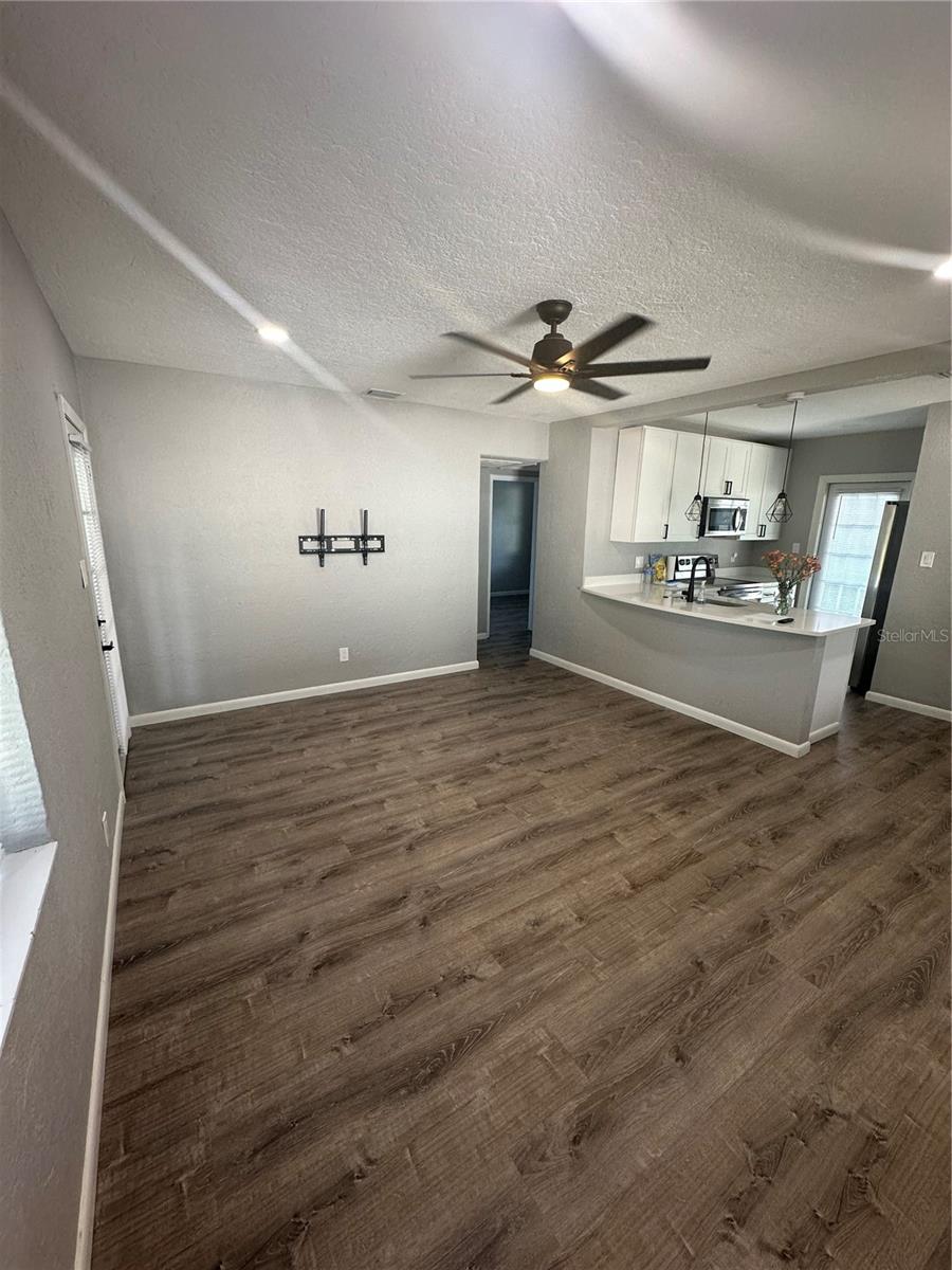 147 42ND AVE NE, ST PETERSBURG, FL, 33703
