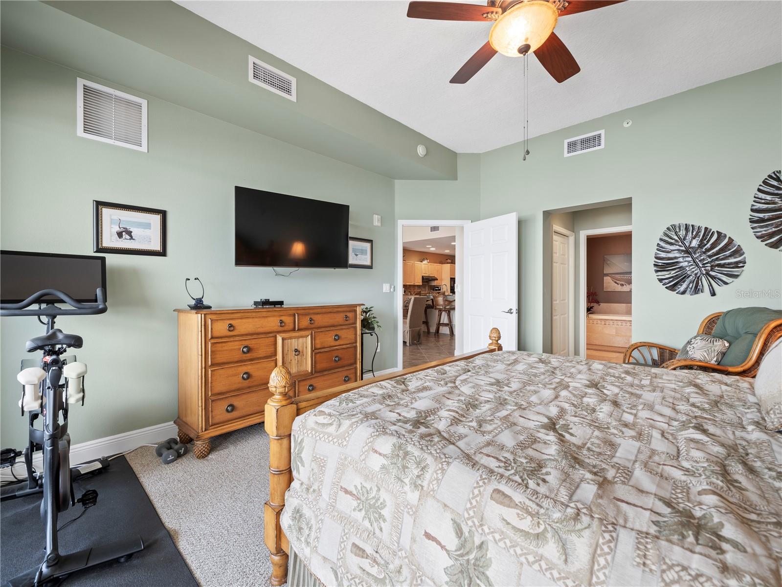 17735 GULF BLVD #204, REDINGTON SHORES, FL, 33708