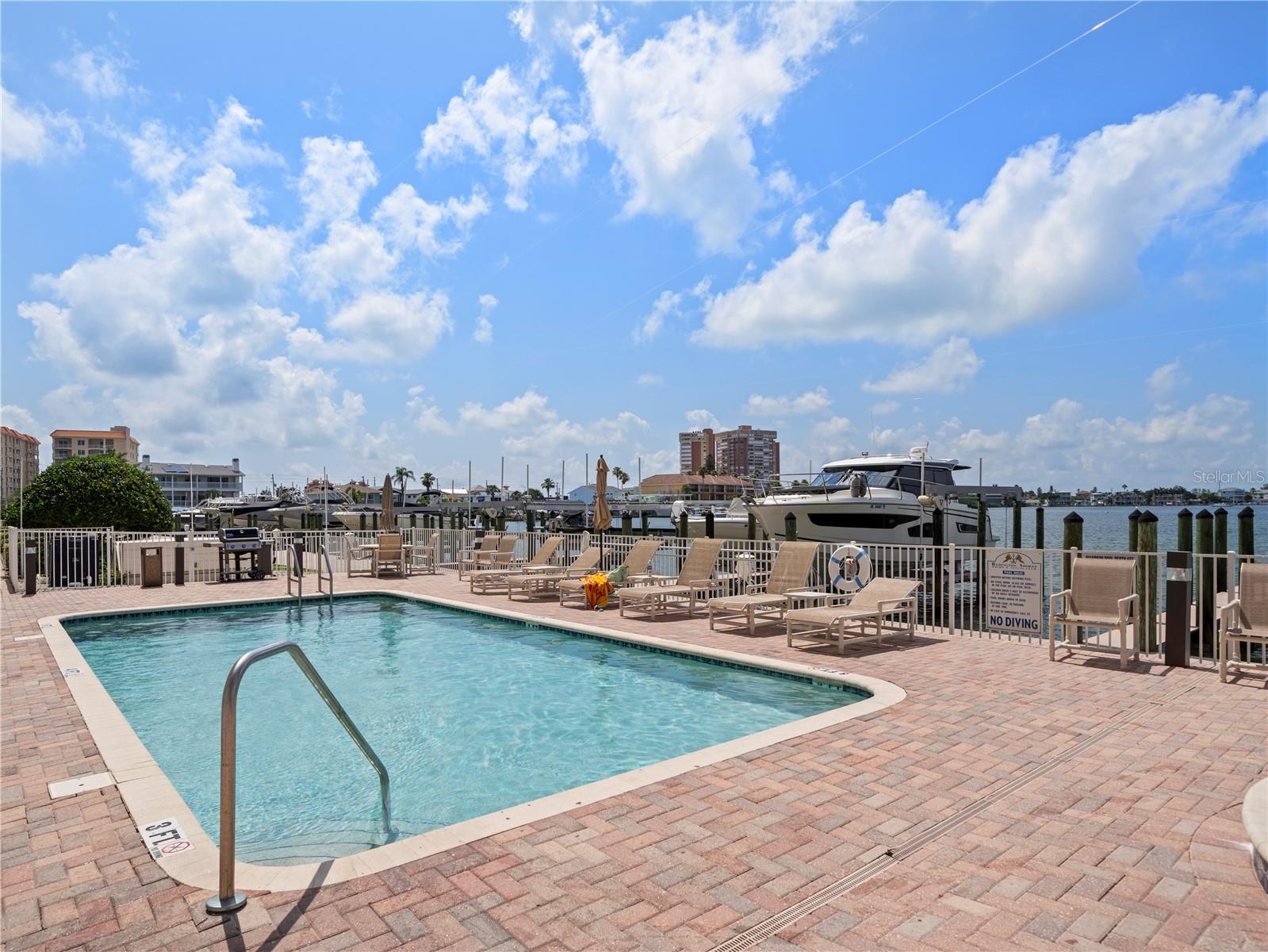 17735 GULF BLVD #204, REDINGTON SHORES, FL, 33708