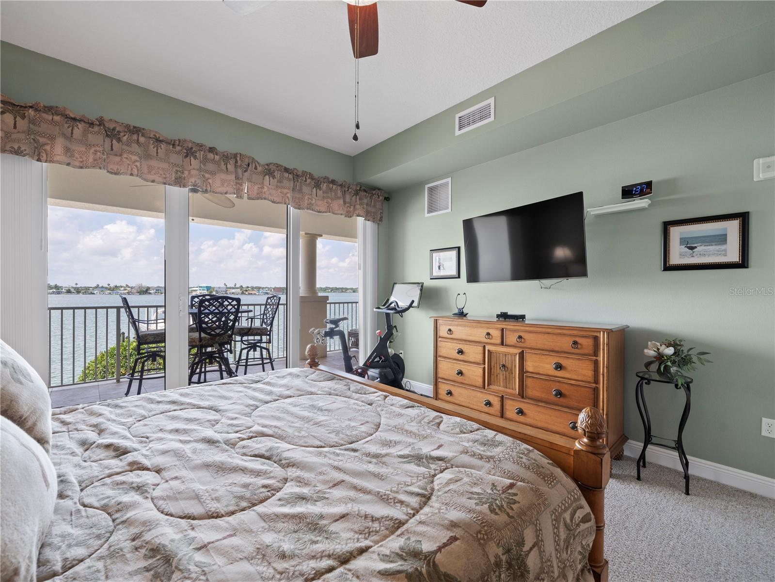 17735 GULF BLVD #204, REDINGTON SHORES, FL, 33708
