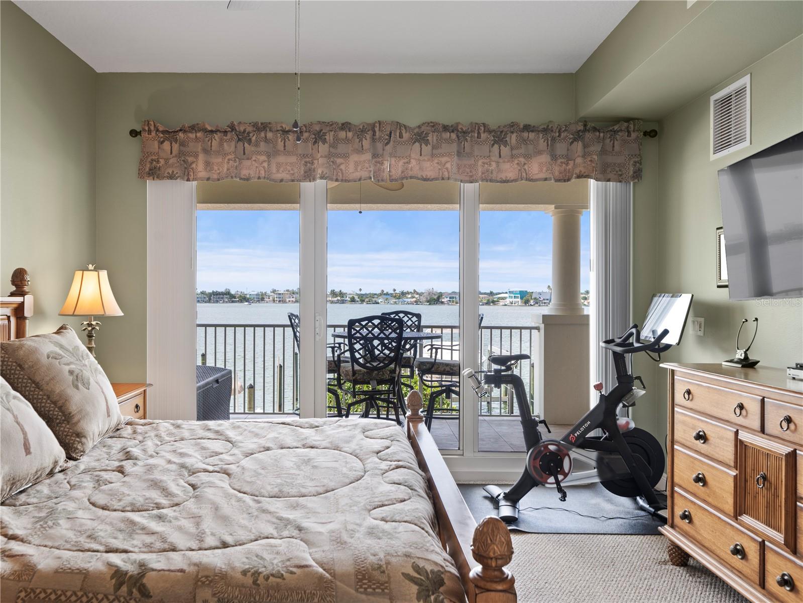 17735 GULF BLVD #204, REDINGTON SHORES, FL, 33708