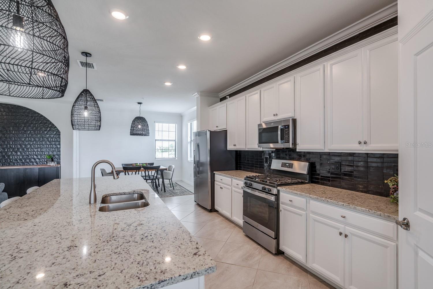 6005 WORSHAM LN #102, BRADENTON, FL, 34211