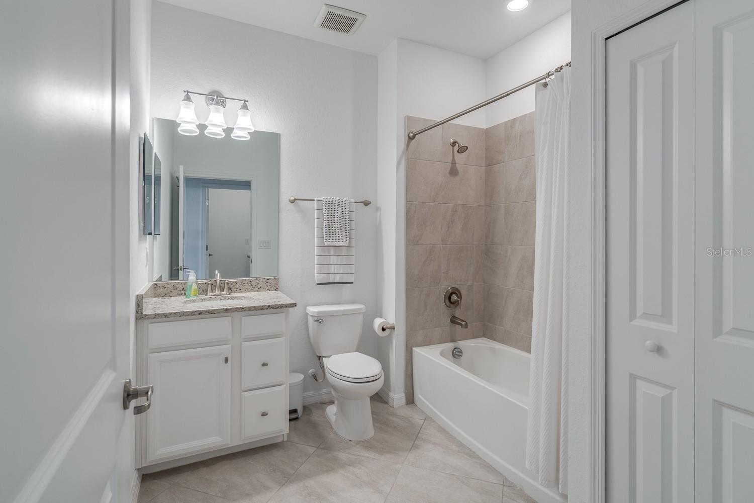 6005 WORSHAM LN #102, BRADENTON, FL, 34211